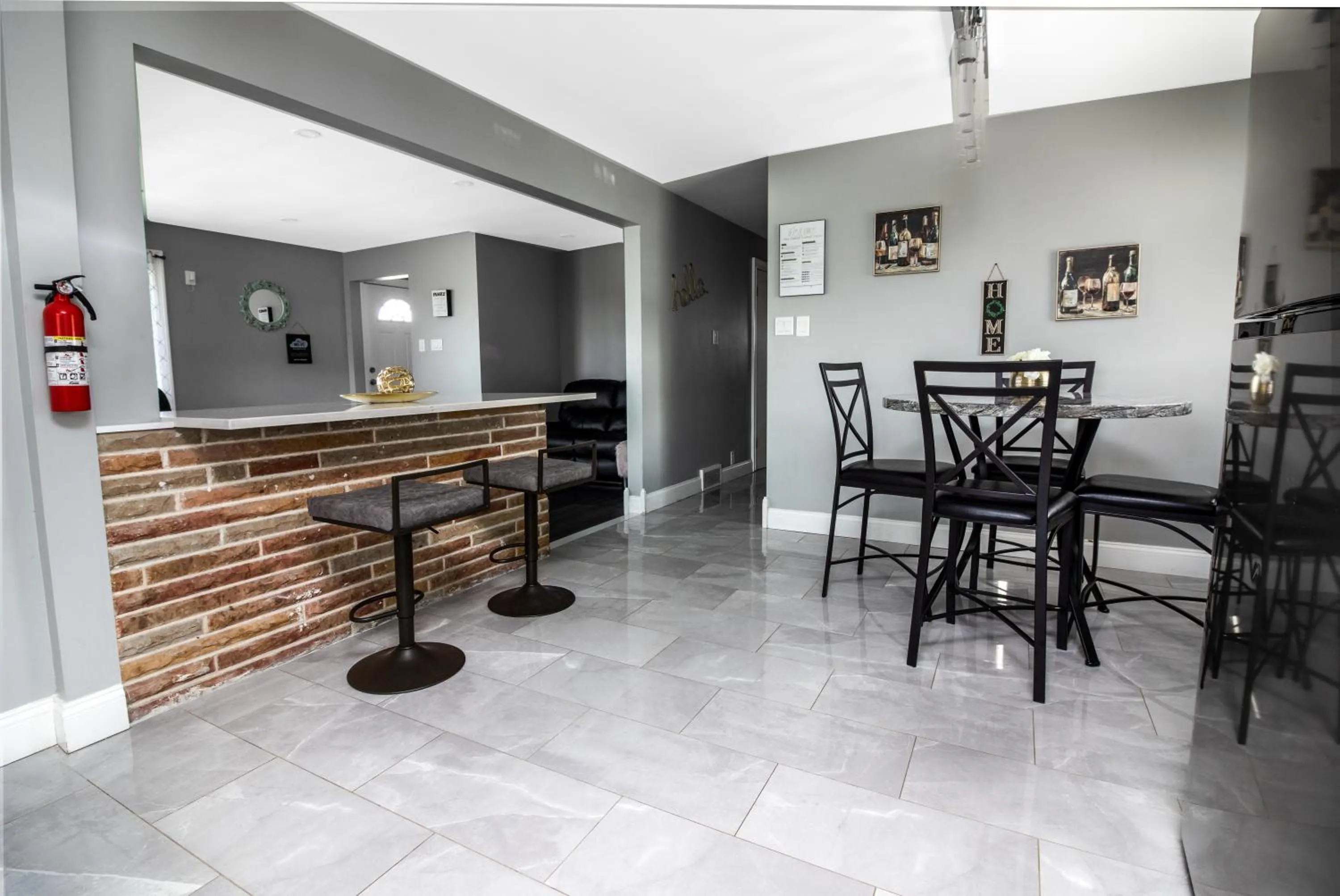 The Grand Gorge Villa-With Private Yard & Parking, Minutes From Falls & Casino by Niagara Hospitaliy