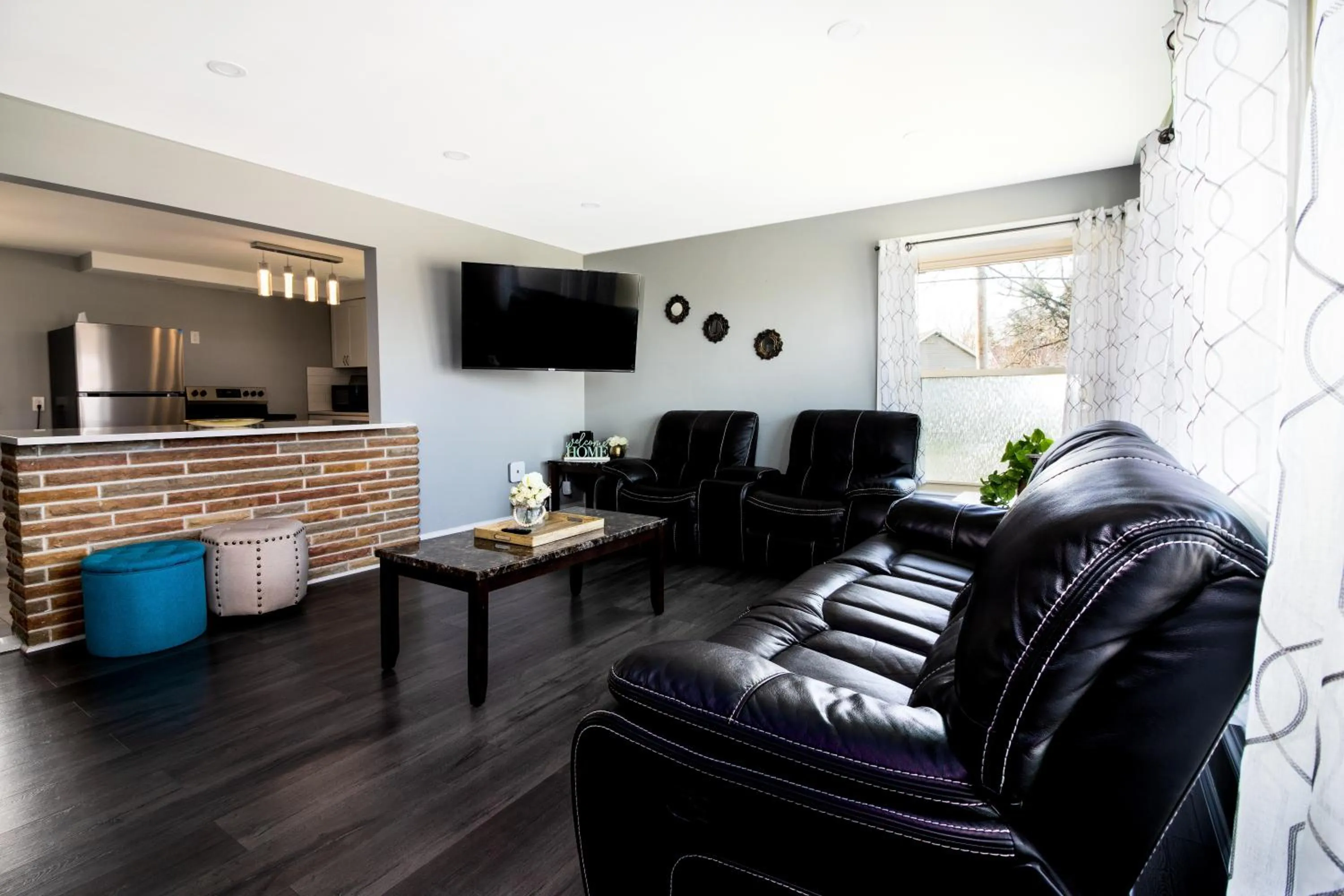 The Grand Gorge Villa-With Private Yard & Parking, Minutes From Falls & Casino by Niagara Hospitaliy