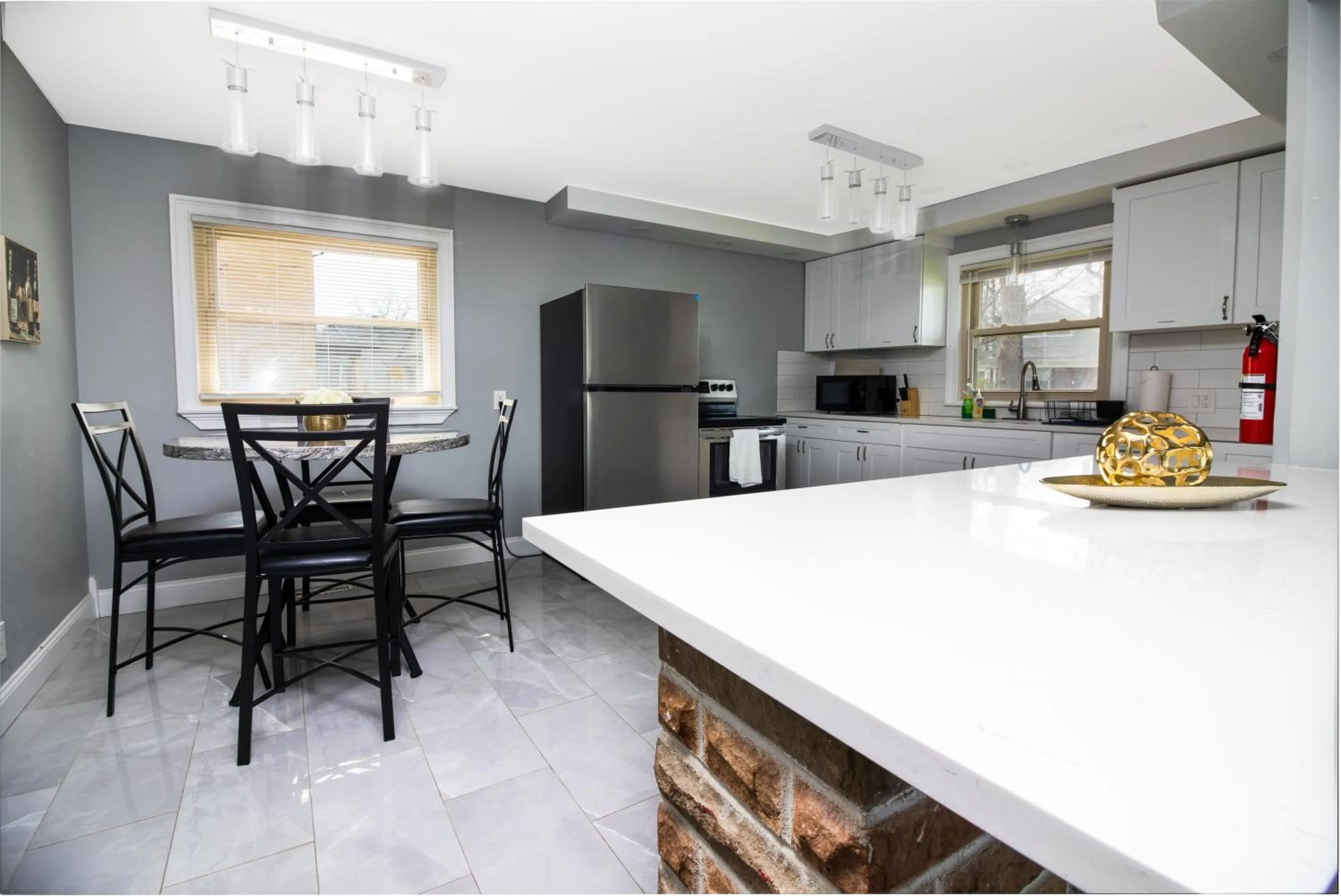 The Grand Gorge Villa-With Private Yard & Parking, Minutes From Falls & Casino by Niagara Hospitaliy