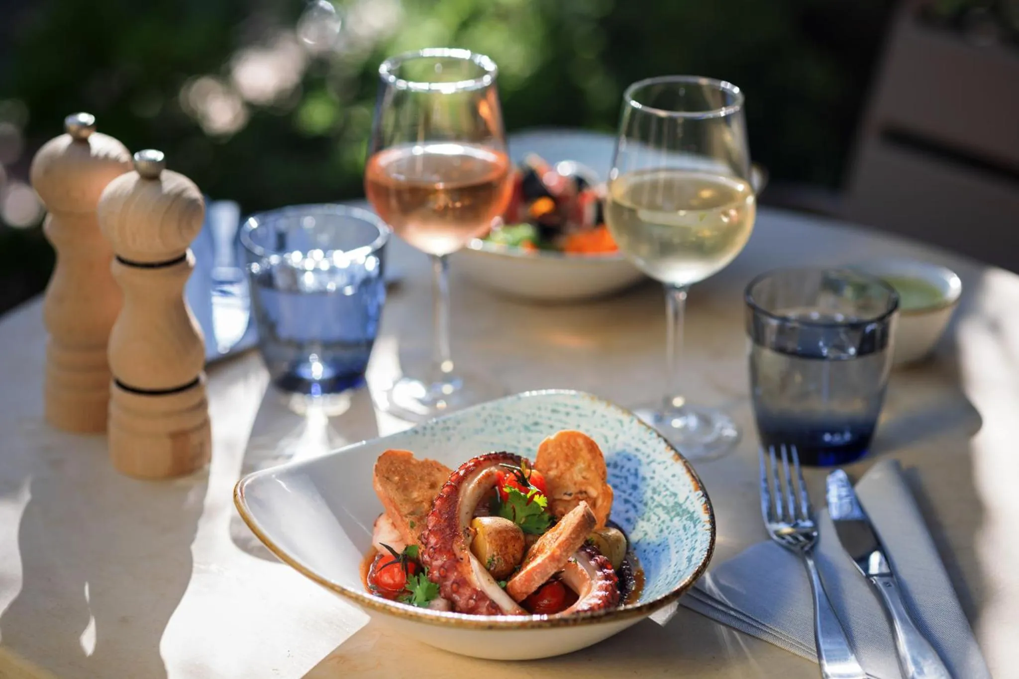 Restaurant/places to eat in LOU CALEN