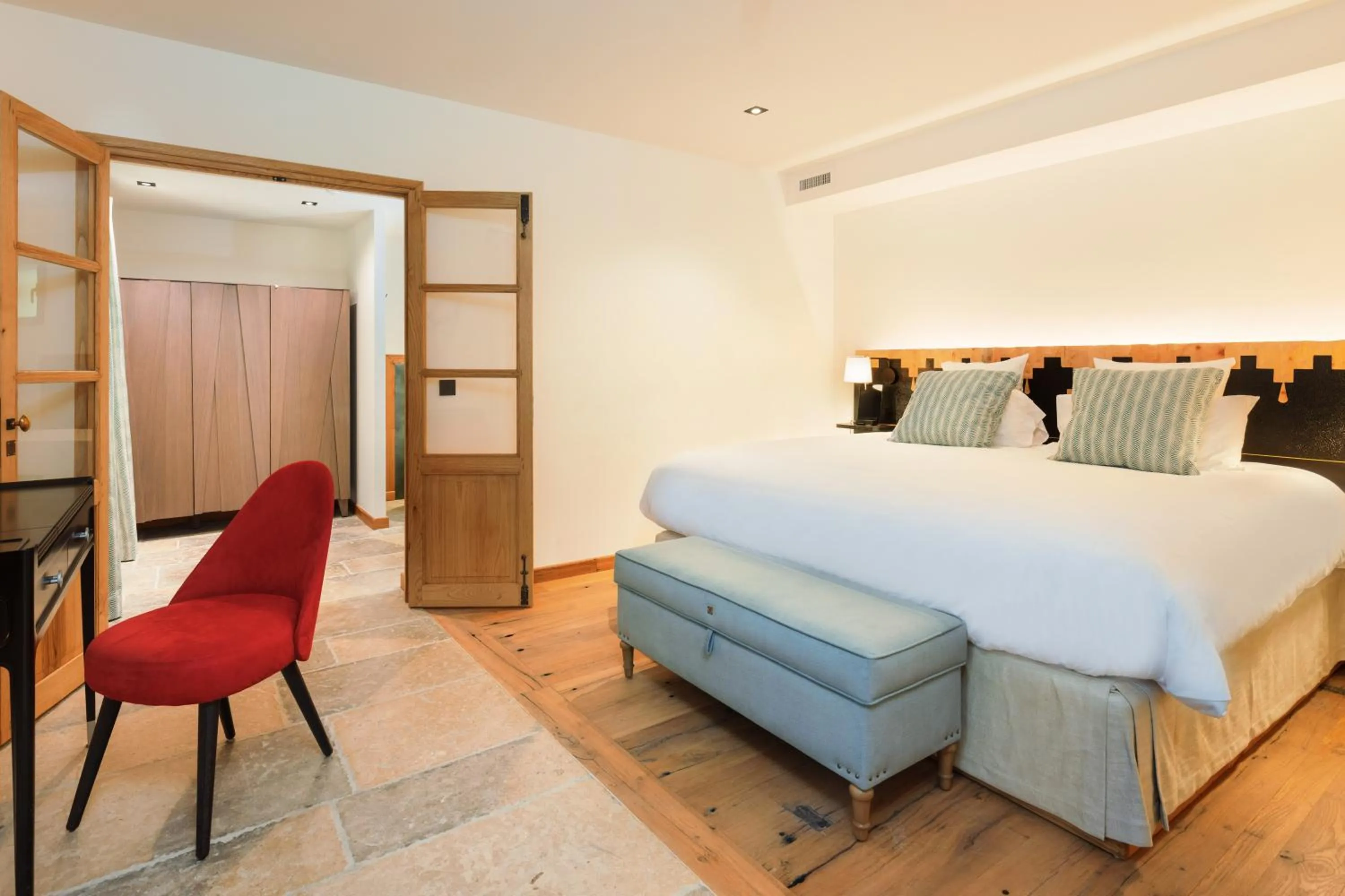 Bedroom, Bed in LOU CALEN