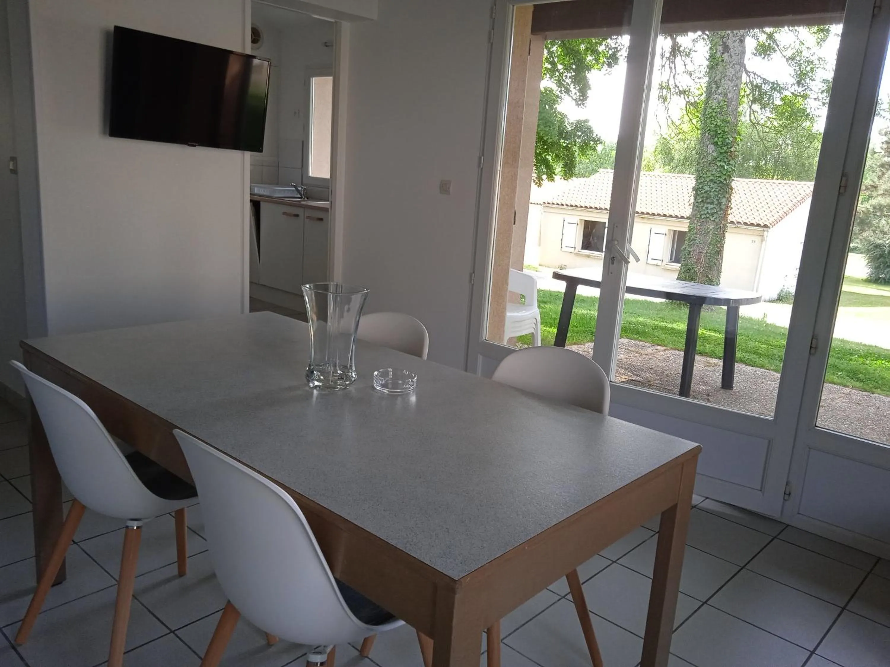 Dining area in Olydea le Lambon - Prailles-la-Couarde