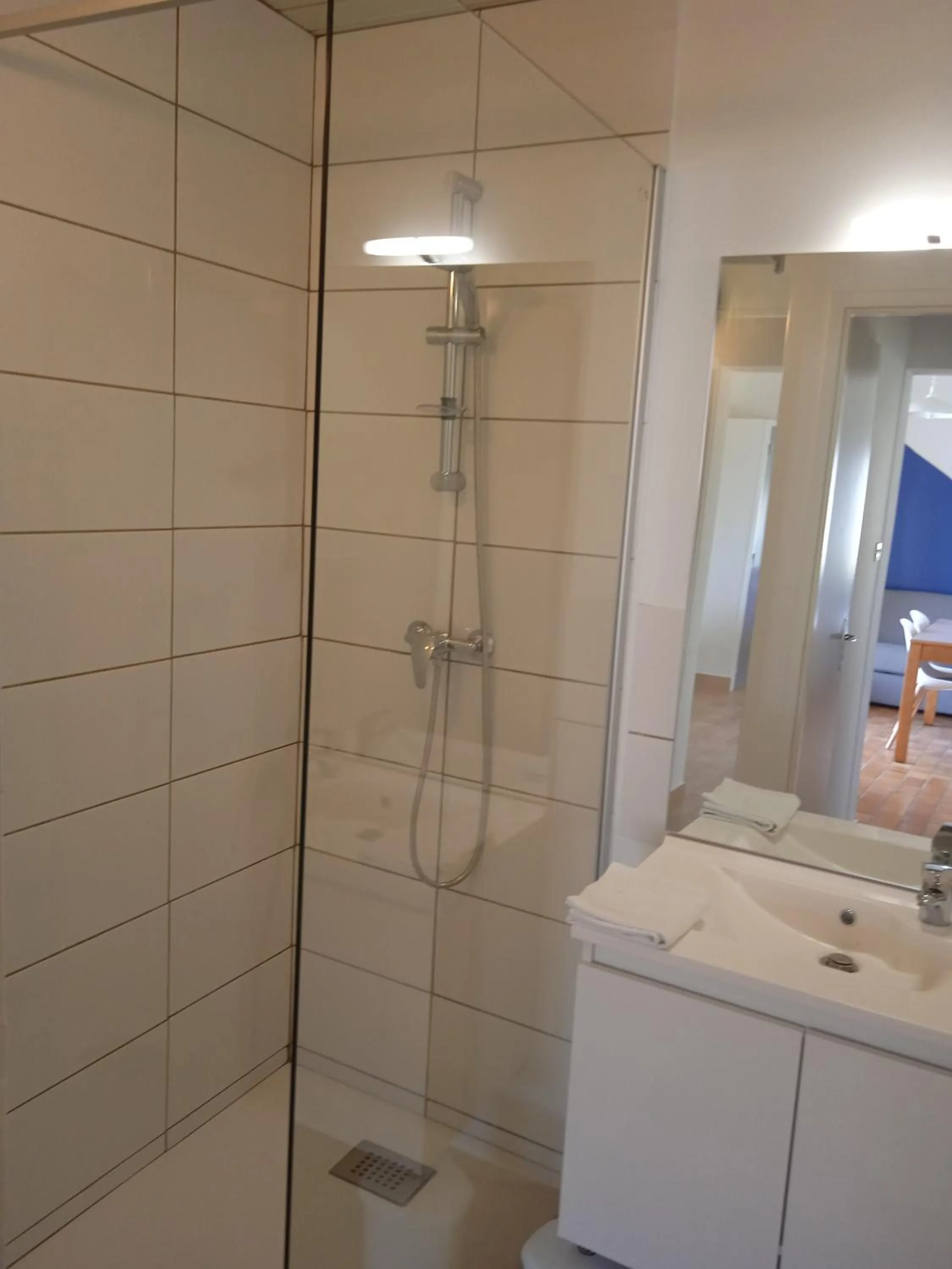 Bathroom in Olydea le Lambon - Prailles-la-Couarde