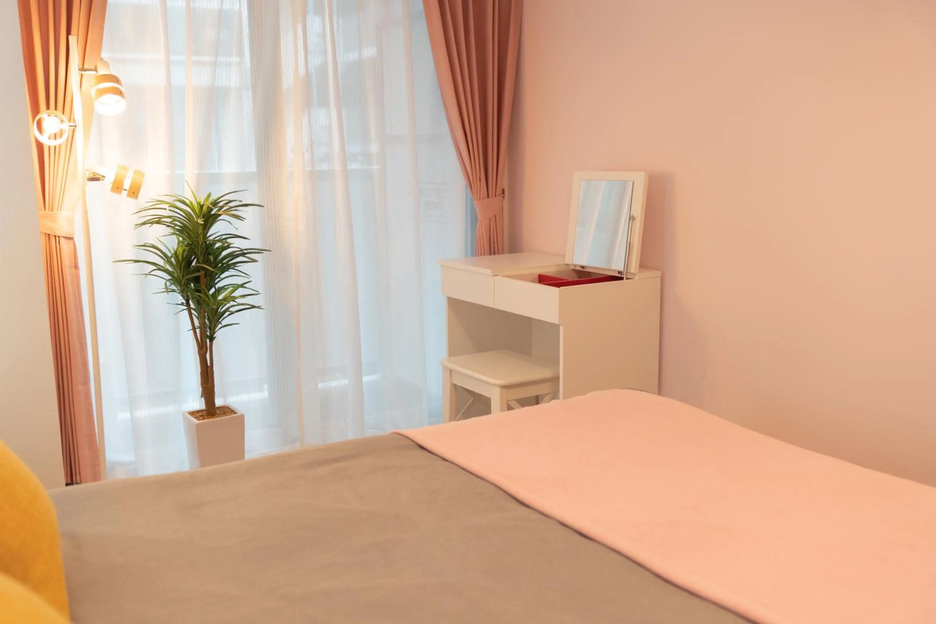 Bed in OSAKA SUNSHINE TOWER52 l