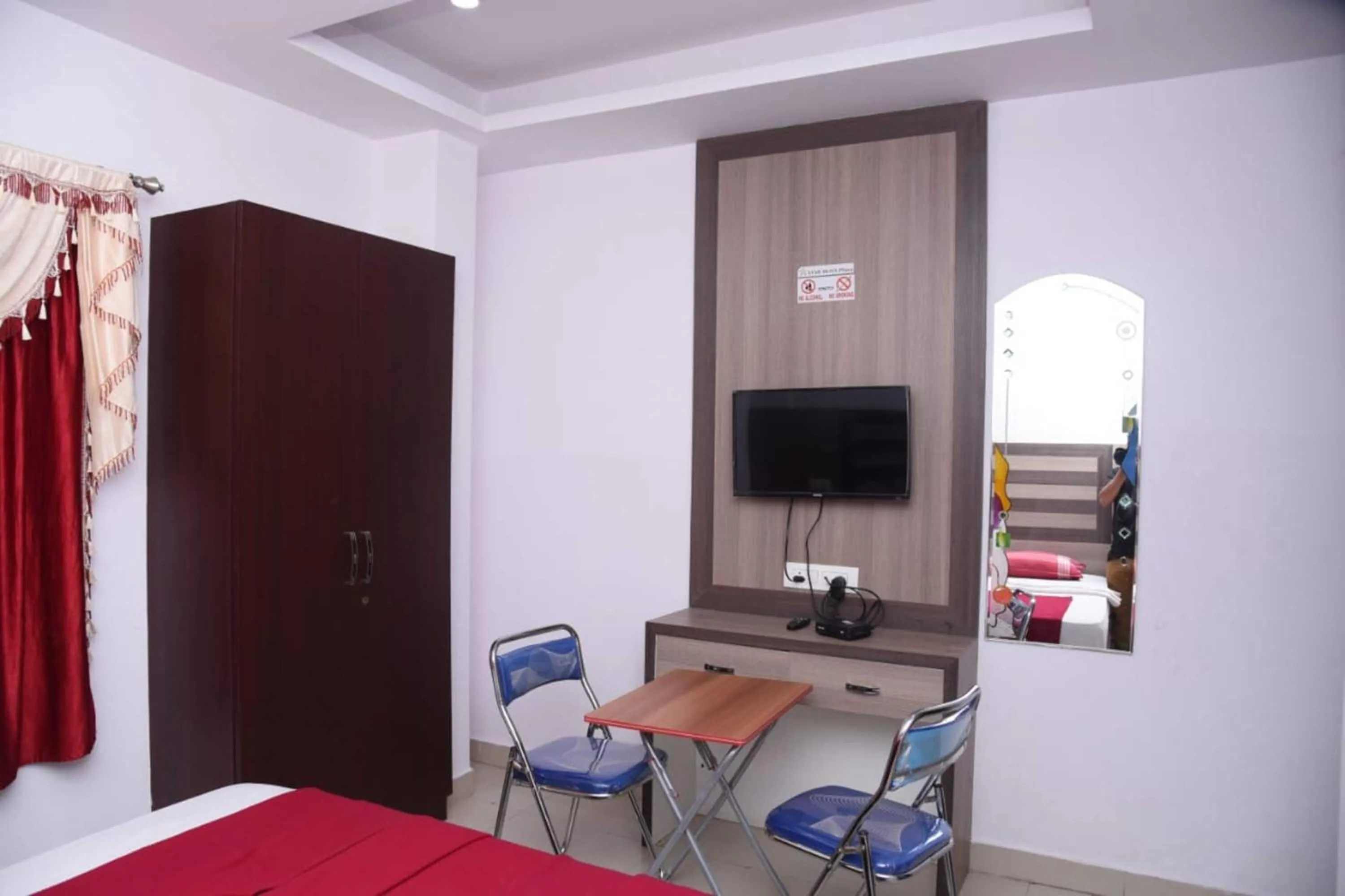 Photo of the whole room, Bed in Star Bliss Plaza