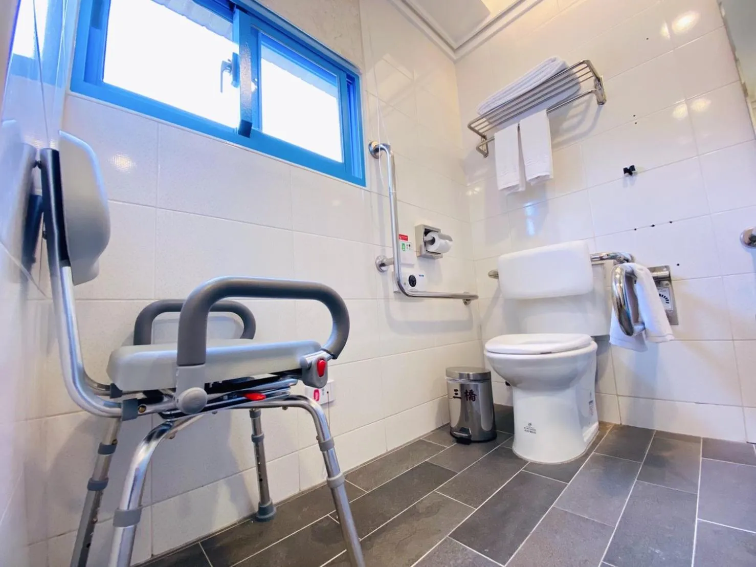 Shower in San Chiao Hotel