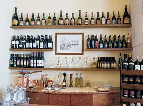 Restaurant/places to eat in Hotel Persico's