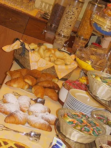 Food and drinks in Hotel Persico's