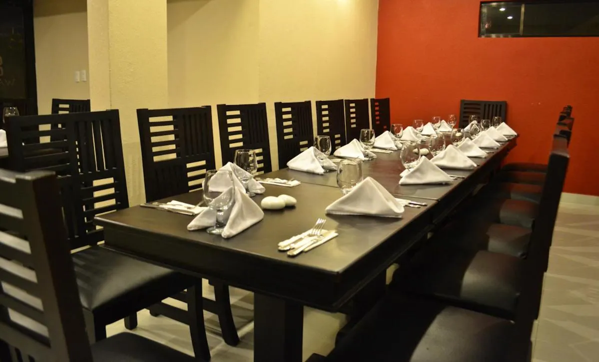 Restaurant/places to eat in Wayak Hotel