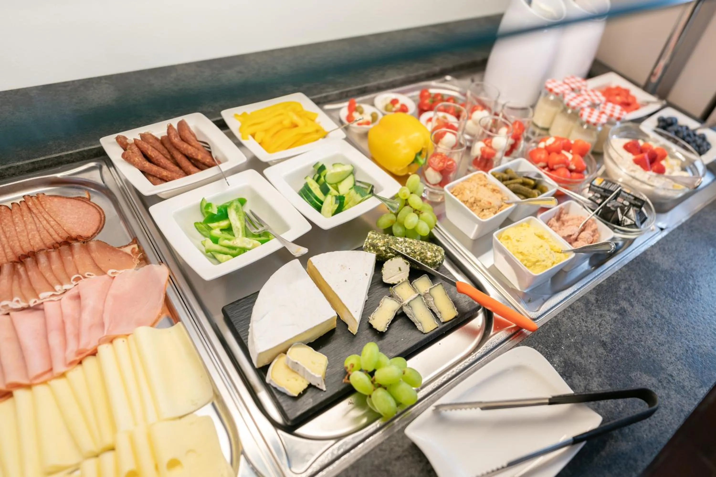 Buffet breakfast in Cityhotel Trumer Stube