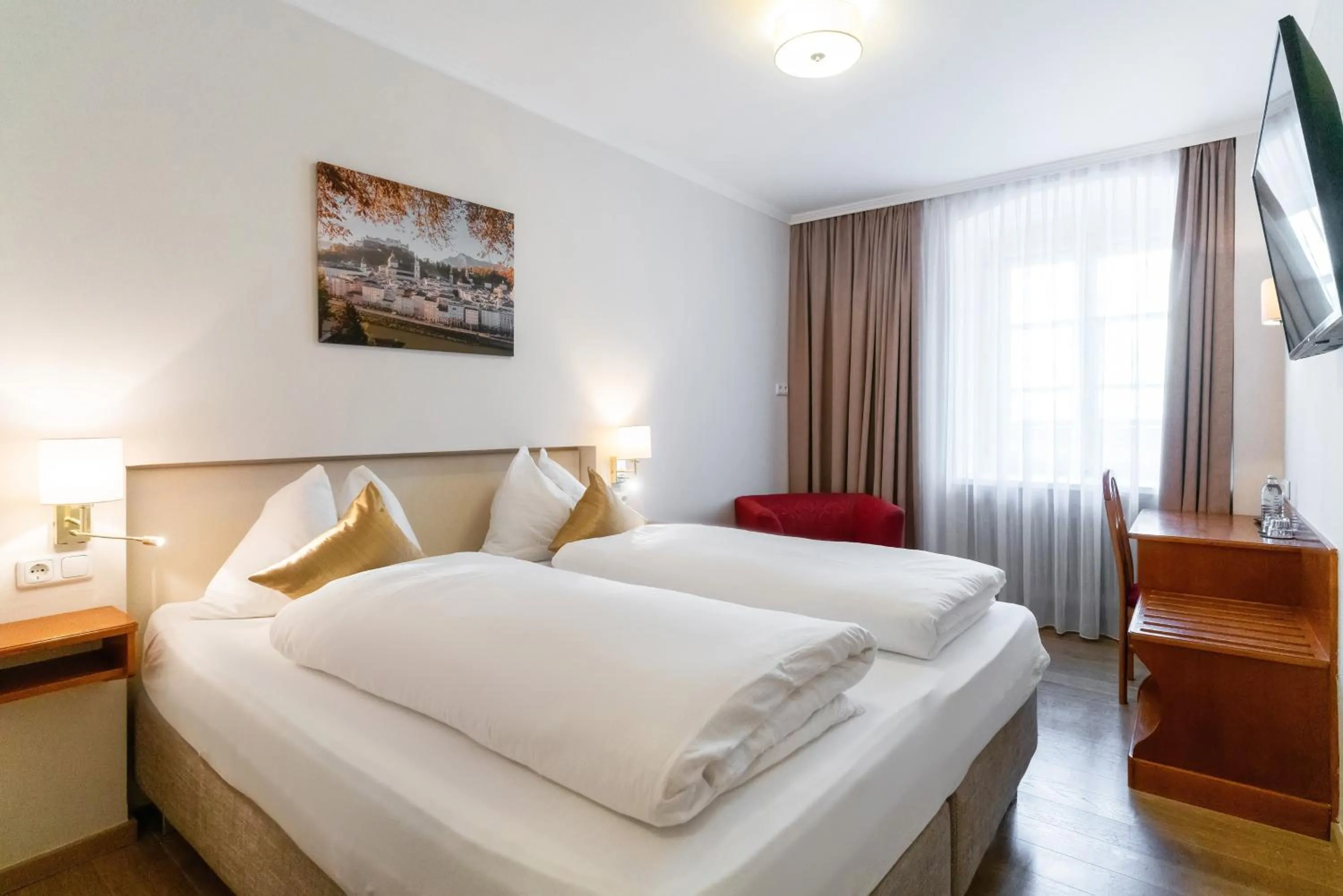 Photo of the whole room, Bed in Cityhotel Trumer Stube