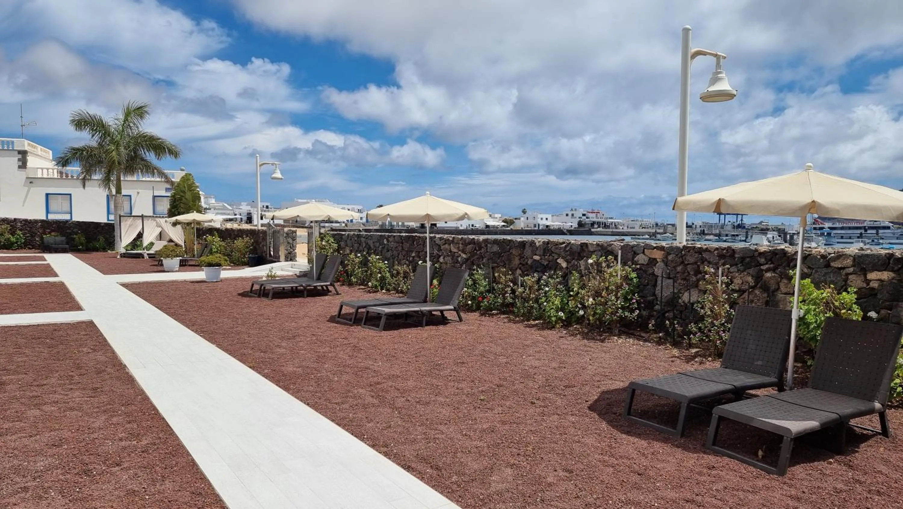 Garden in Caléndula Beach 1ºLinea mar