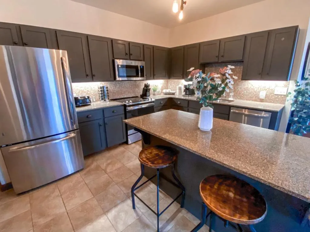Kitchen or kitchenette in Remodeled Ski In-Out - 305 Soaring Eagle - Luxury!