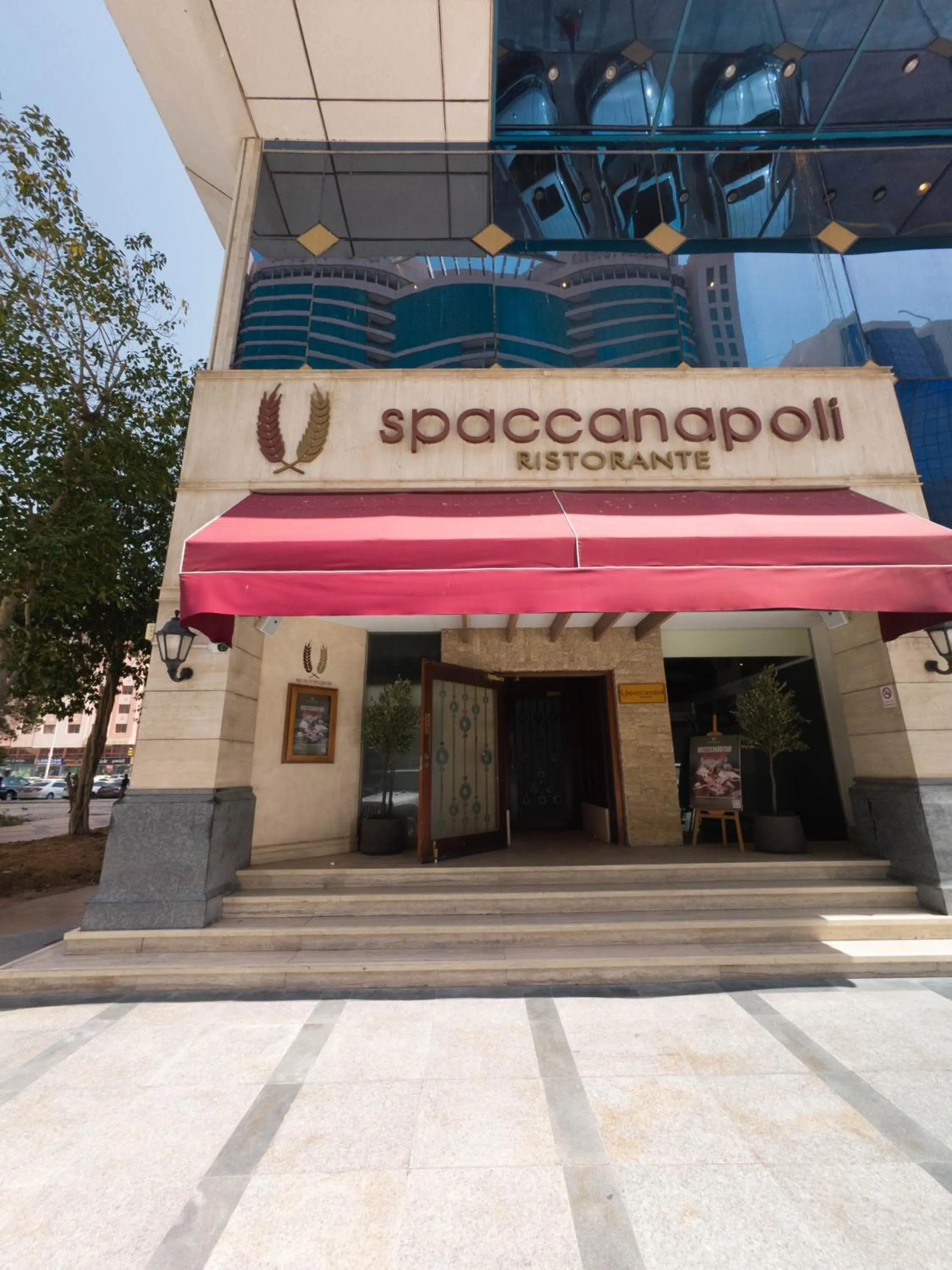 Restaurant/places to eat in Millennium Downtown