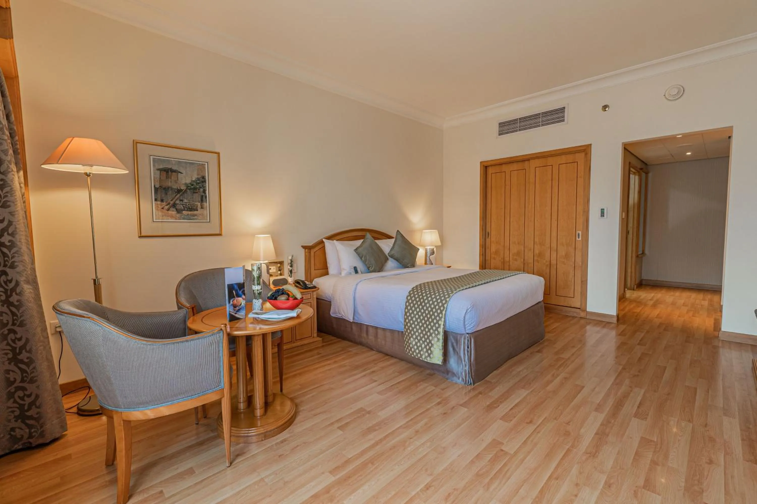 Bedroom, Bed in Millennium Downtown