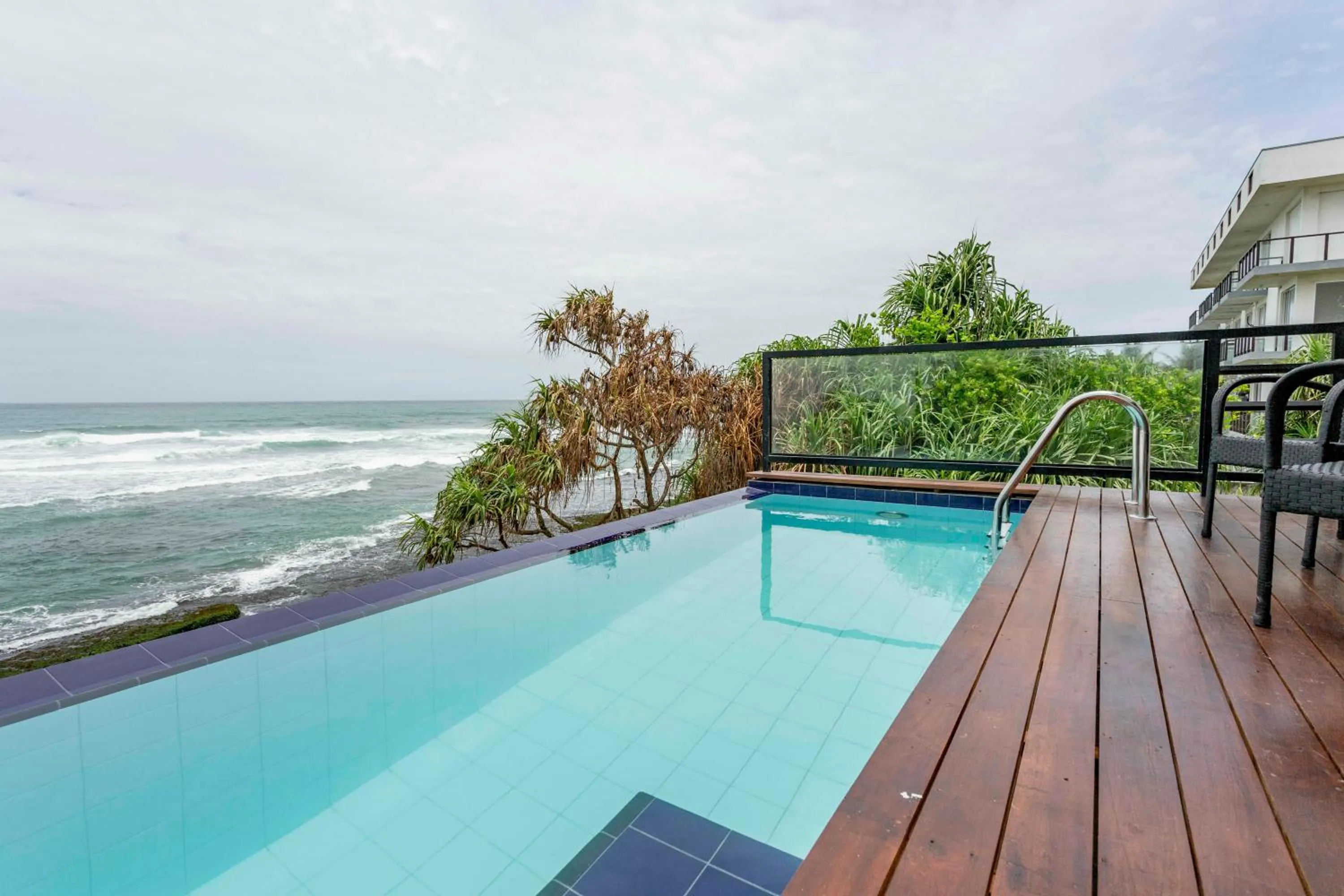 Swimming pool in Beach & Bliss Mirissa