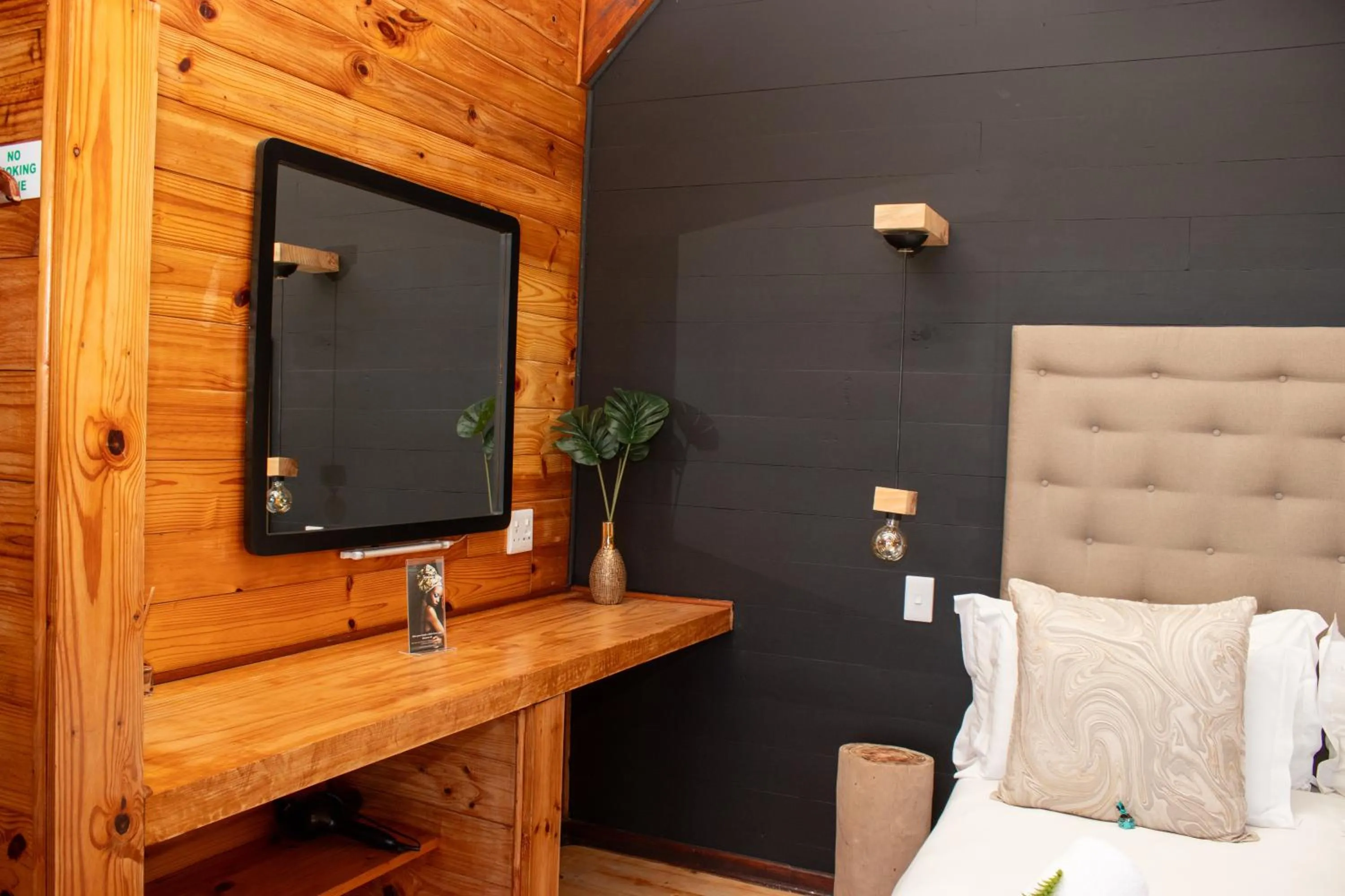 Decorative detail in Misty Mountain Reserve