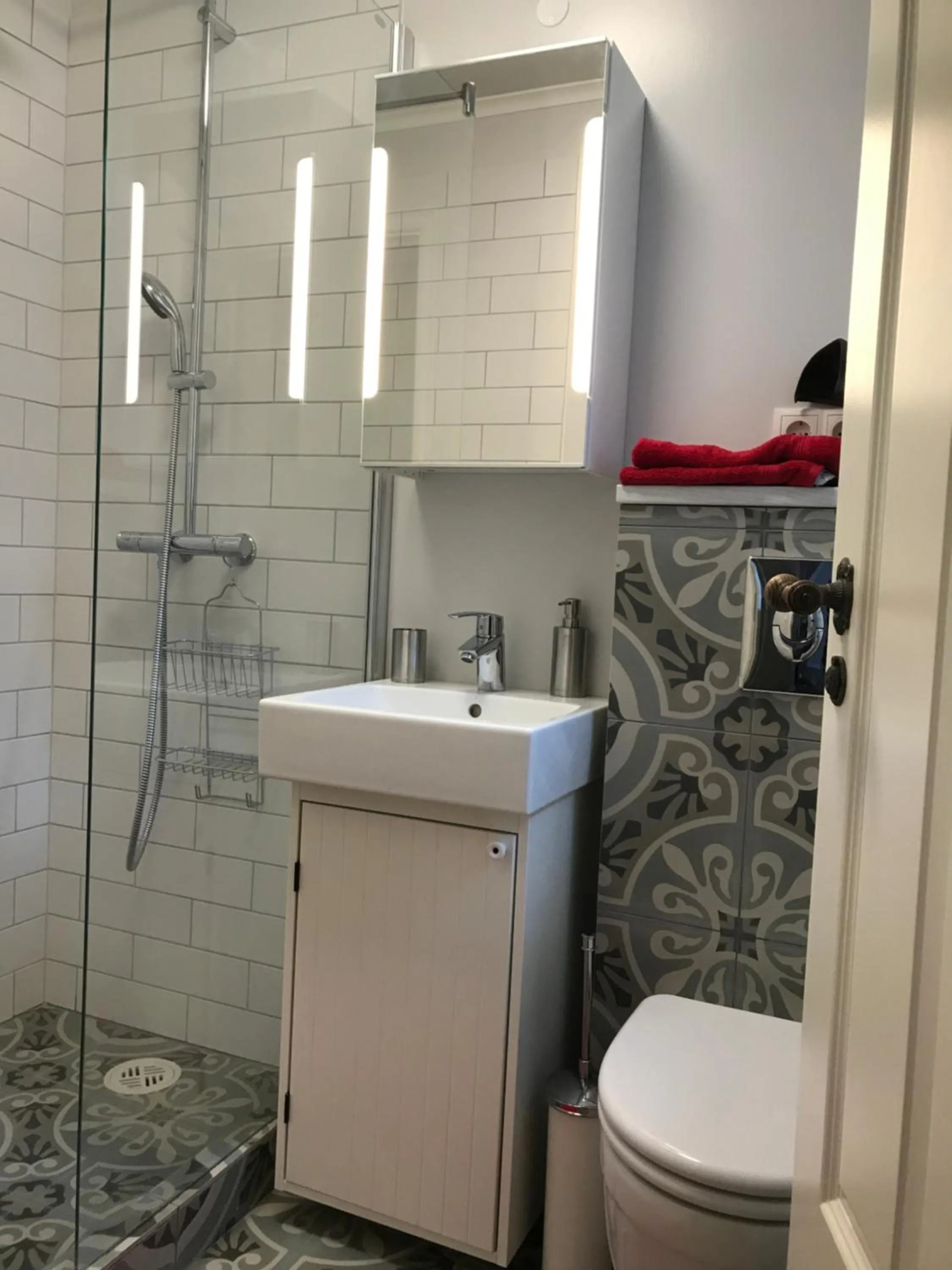 Bathroom in Day Dream Soleyjargata Rooms & Apartments