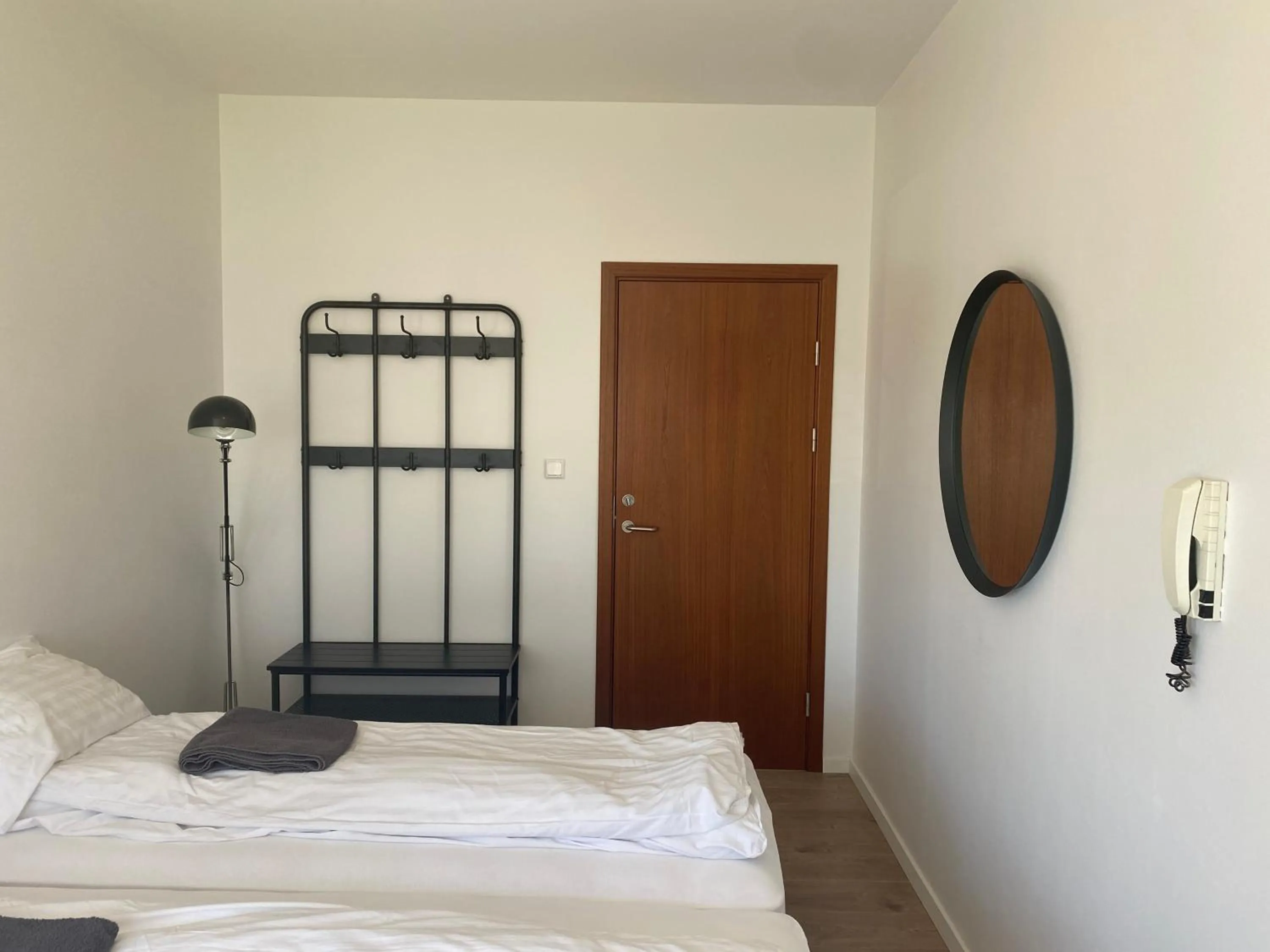 View (from property/room), Bed in Day Dream Soleyjargata Rooms & Apartments