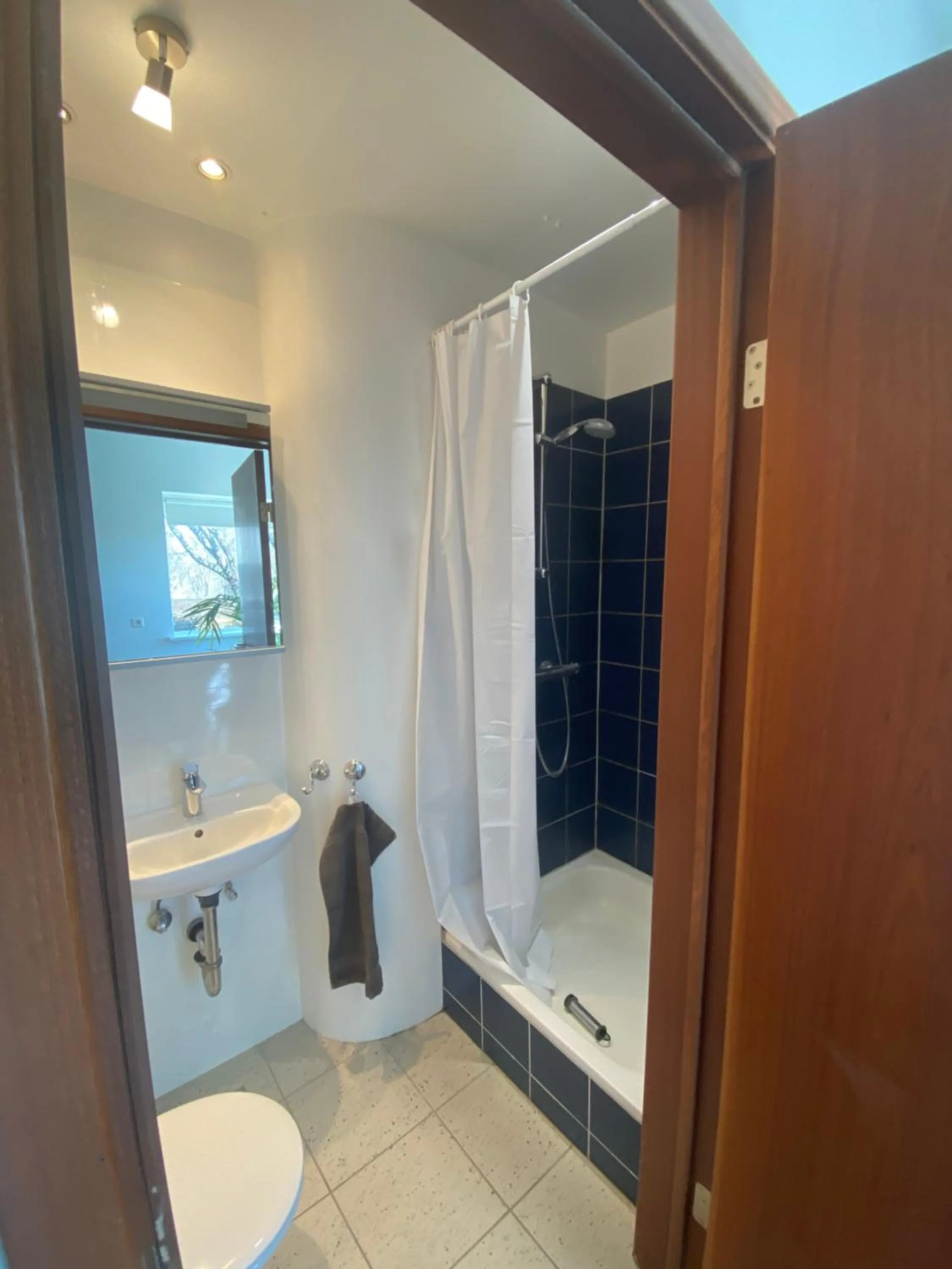 Shower in Day Dream Soleyjargata Rooms & Apartments