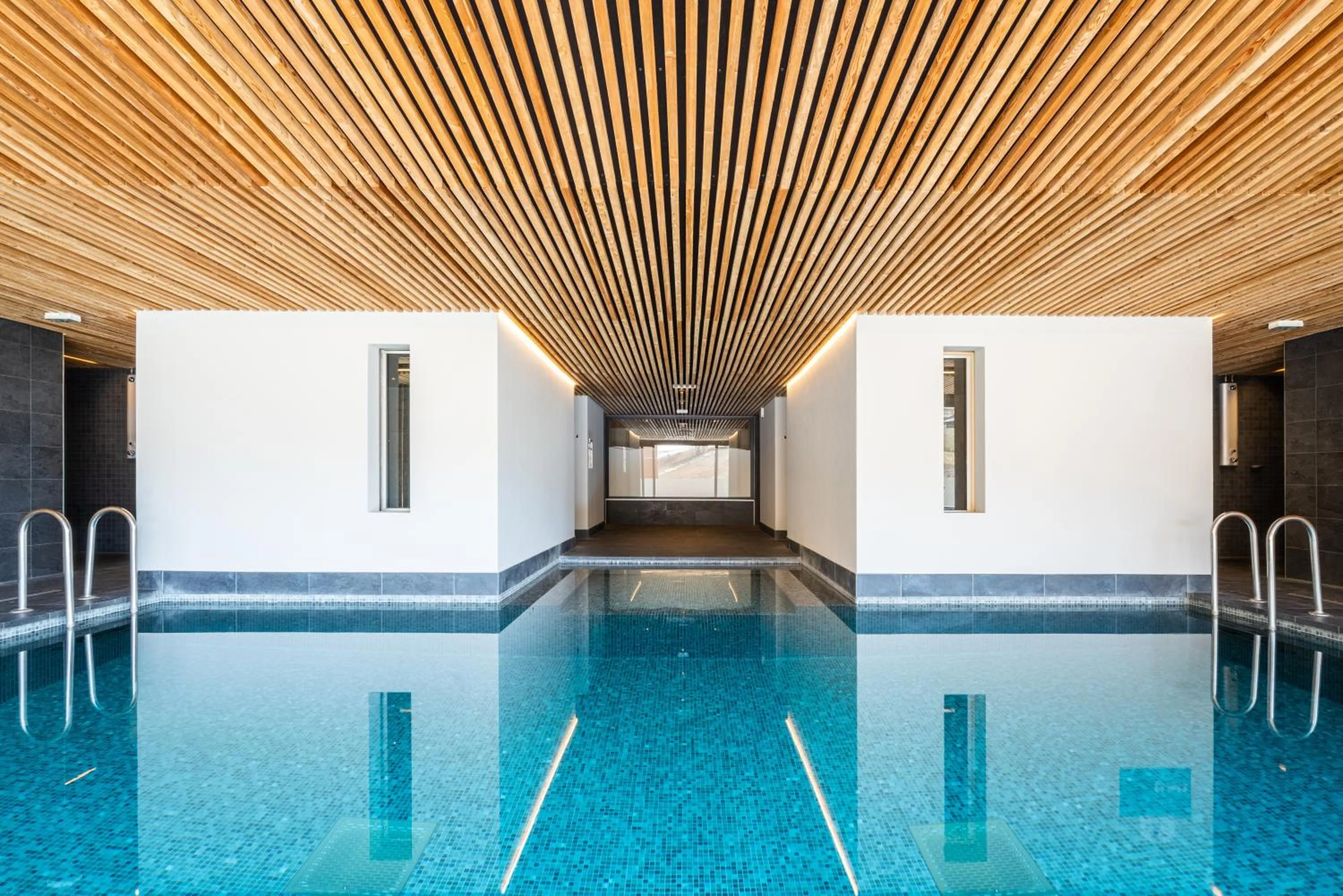 Swimming pool in Résidence Vacancéole - Les Ecrins d'Auris