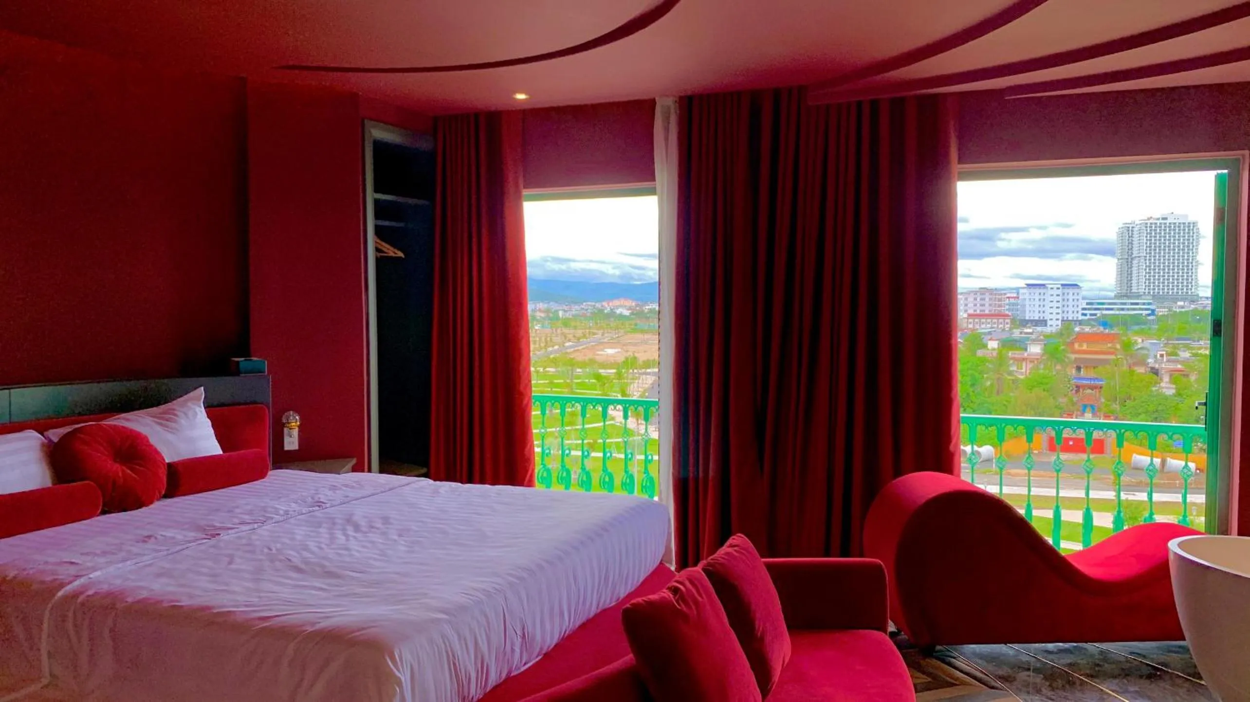 Photo of the whole room, Bed in Sao Charm Sài Gòn Hotel