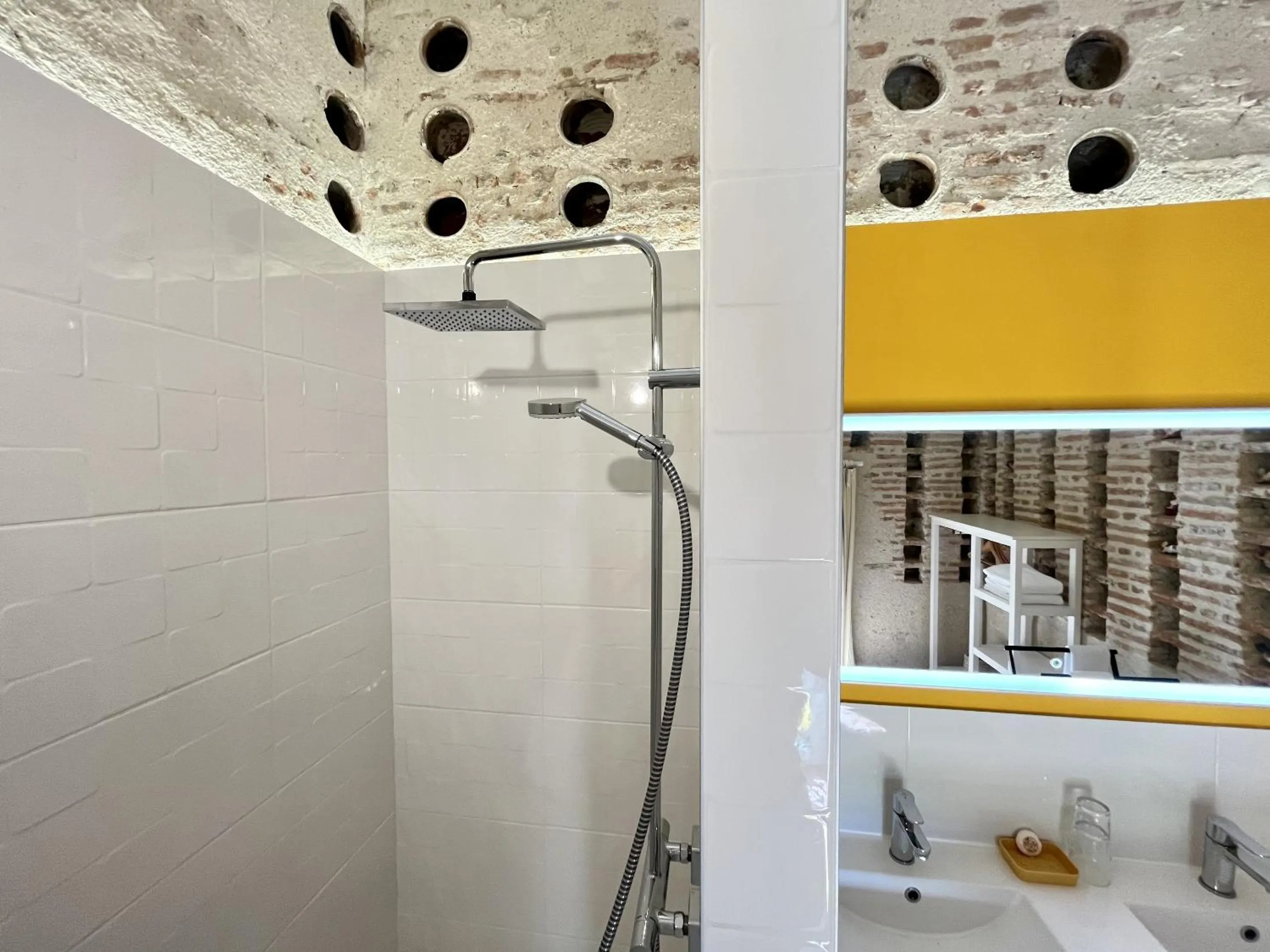 Bathroom in Le Clos des Châteaux