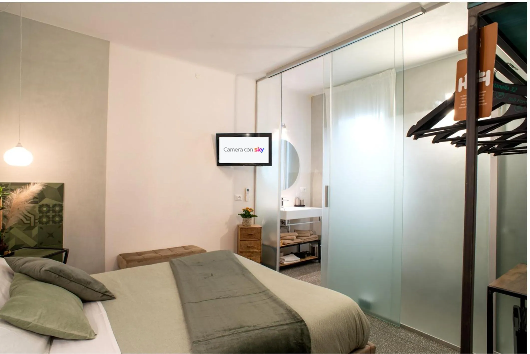 TV and multimedia, Bed in B&B Fontanella 32