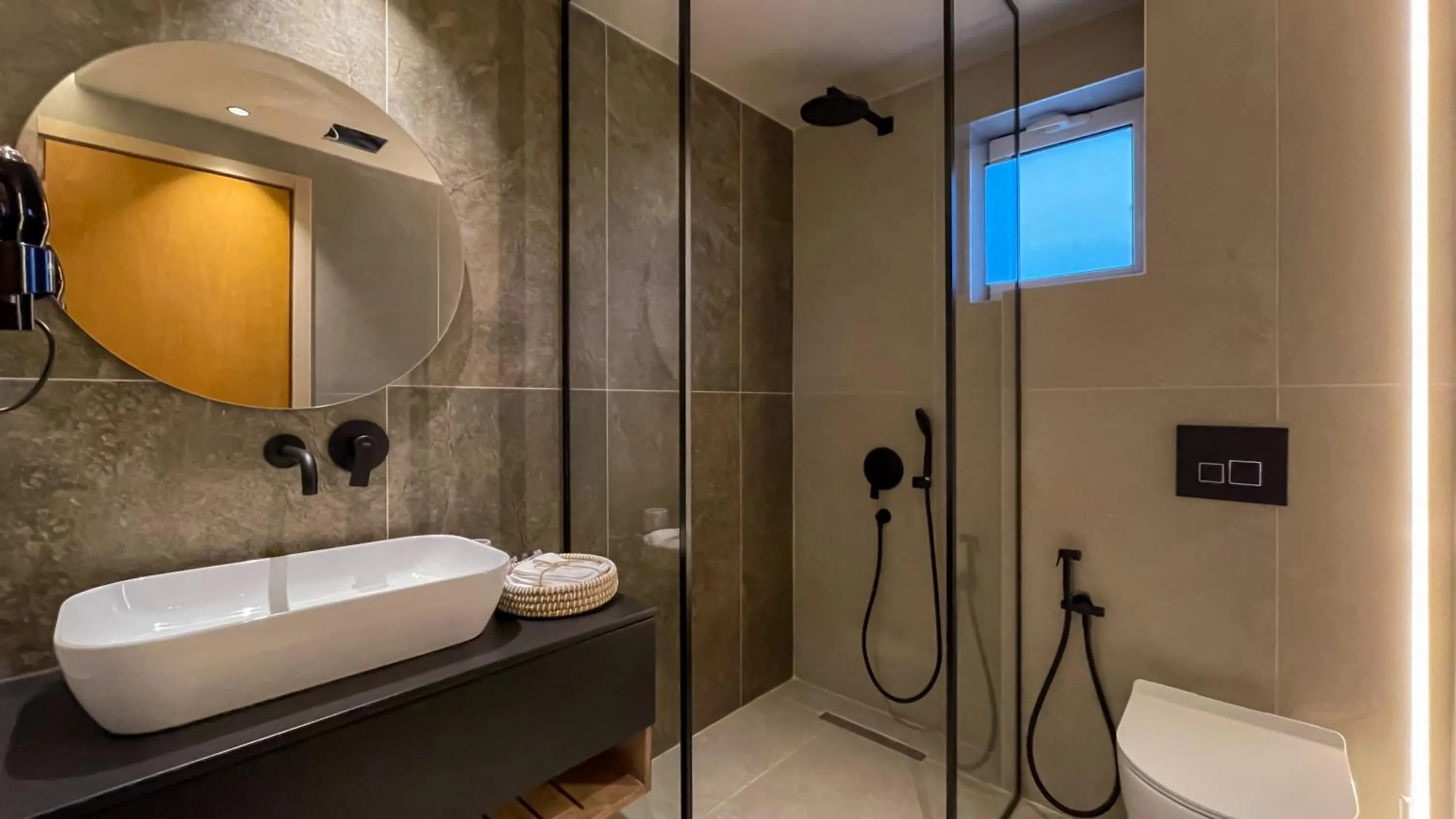 Shower in Sunny Hill by Estia ex Mary Sofi