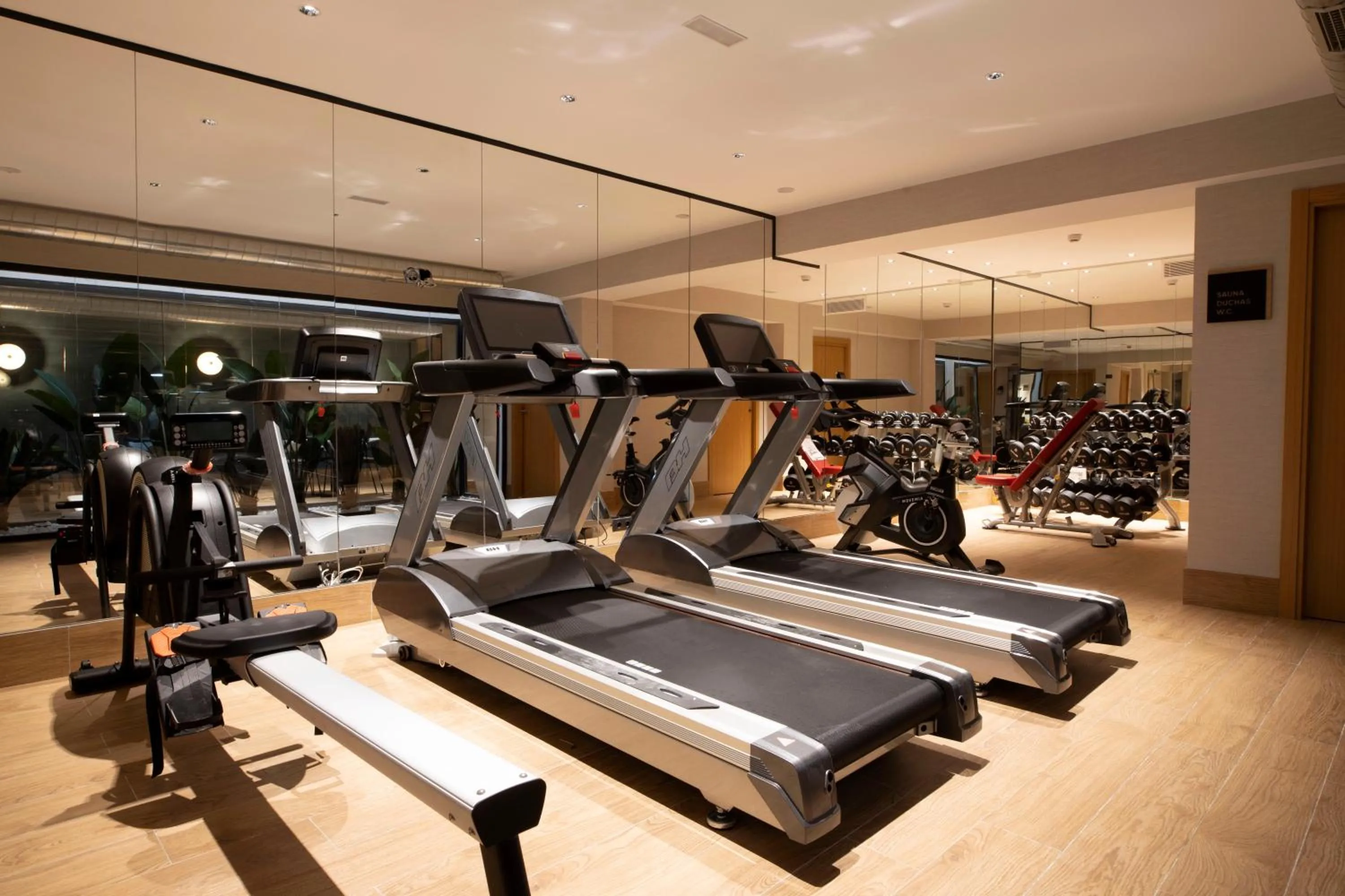 Fitness centre/facilities in Goodnight Cádiz Apartments