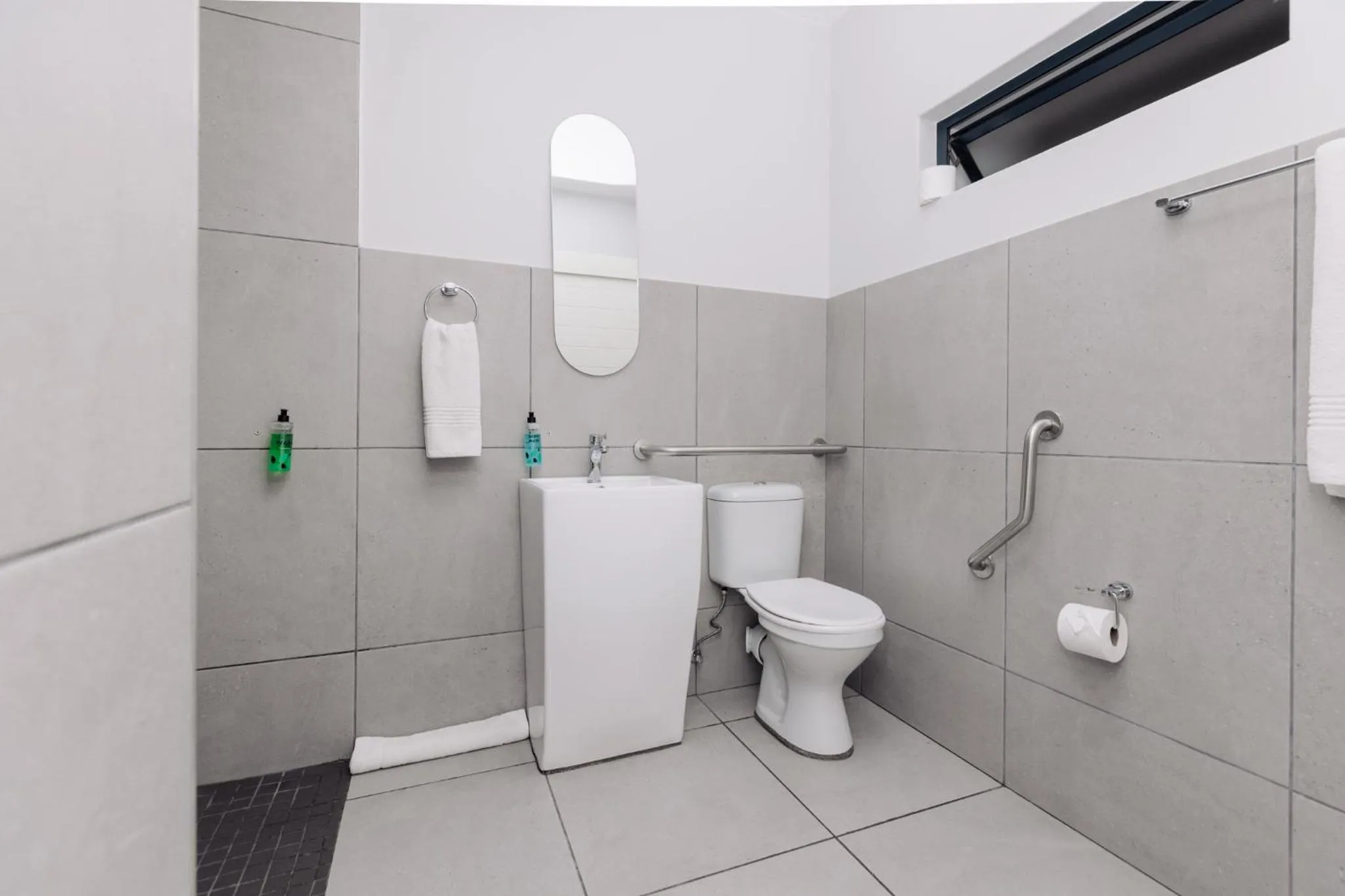 Toilet in MINT Express Melrose View