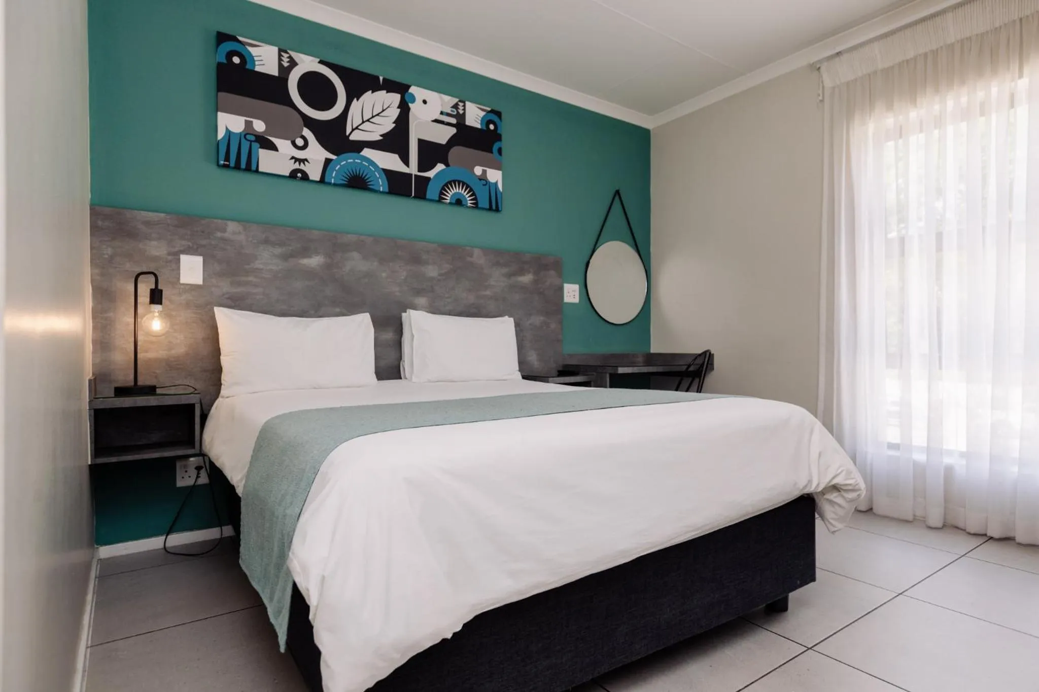 Photo of the whole room, Bed in MINT Express Melrose View