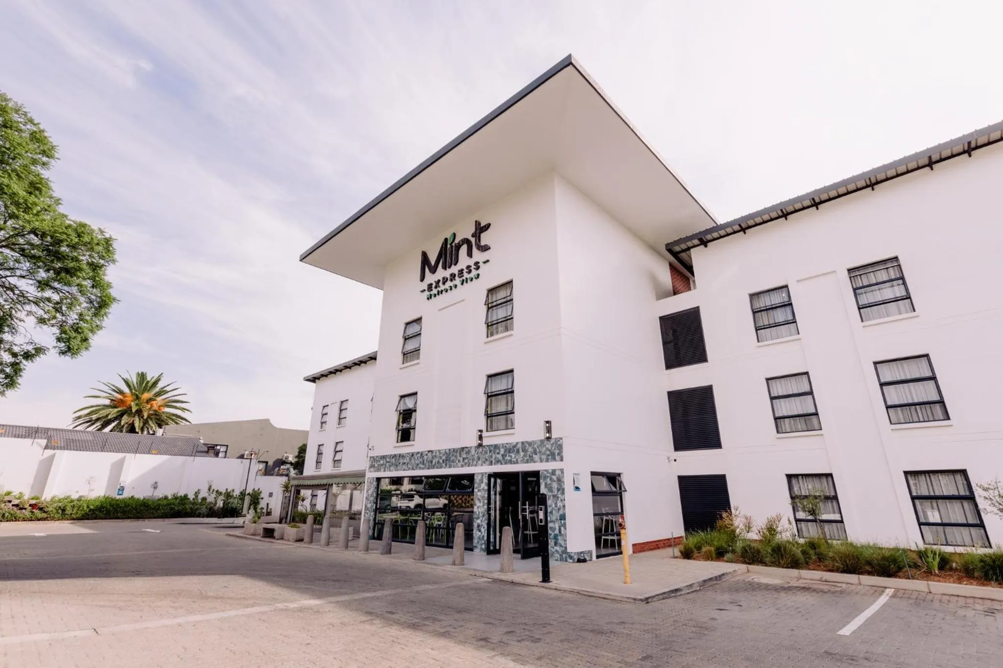 Property building in MINT Express Melrose View