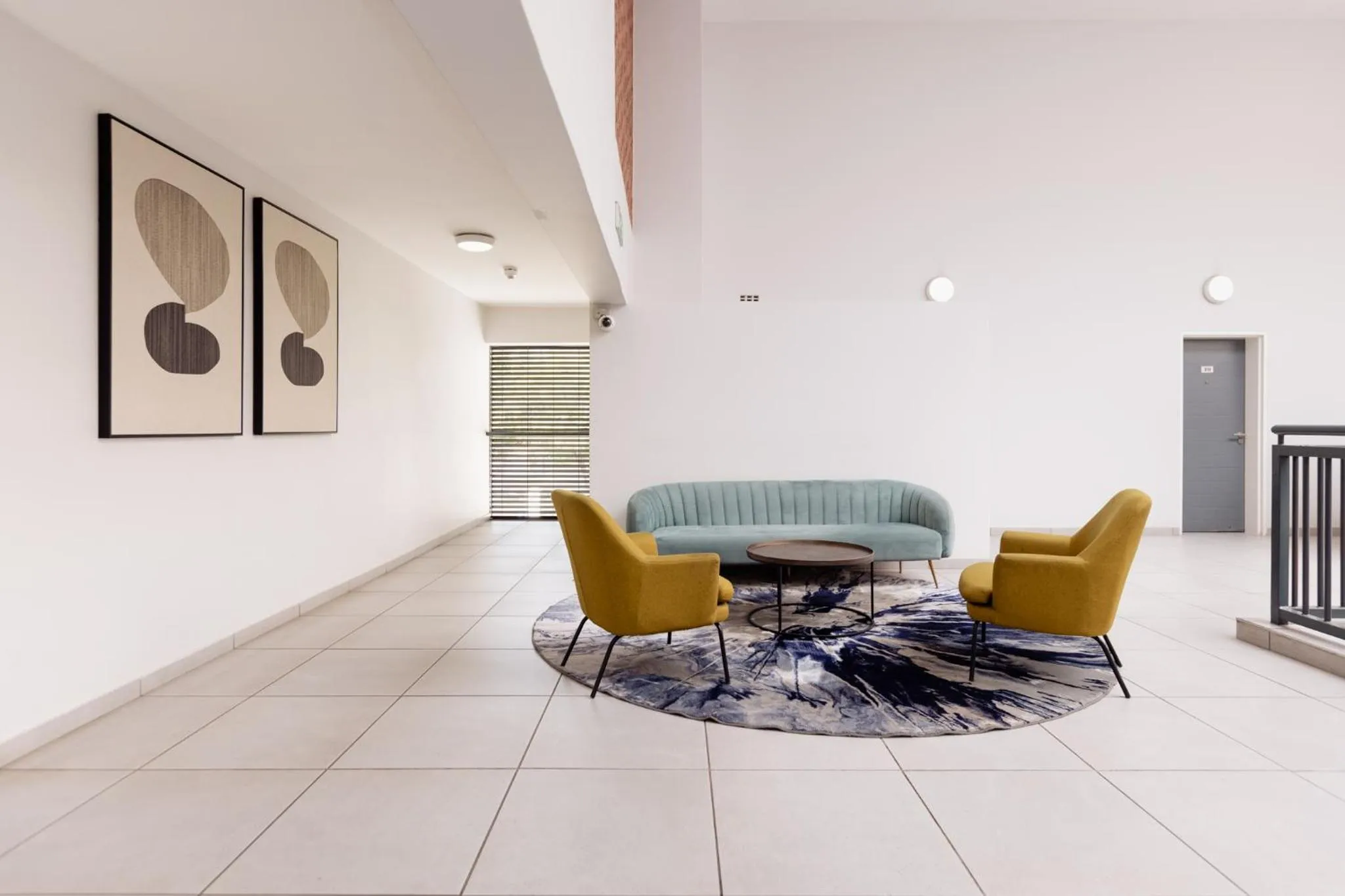 Lobby or reception in MINT Express Melrose View