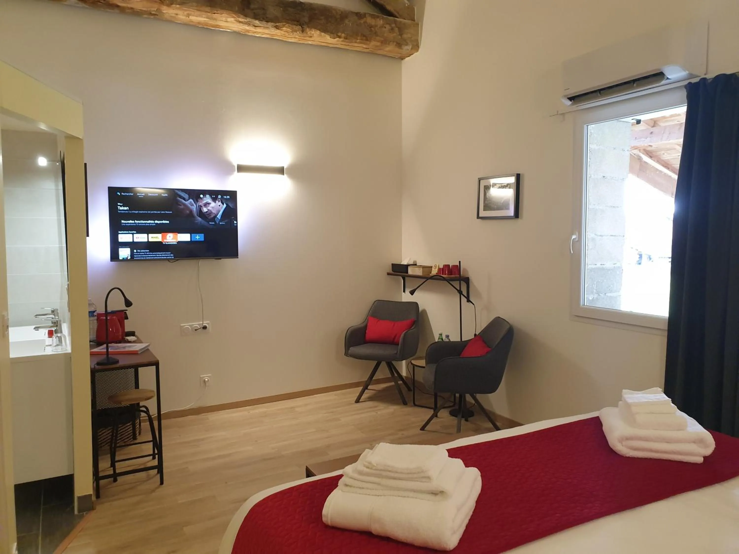 TV and multimedia, Bed in Chambres et Table d'hôtes "La Pastorale Gourmande" FR - NE - EN - DE - IT