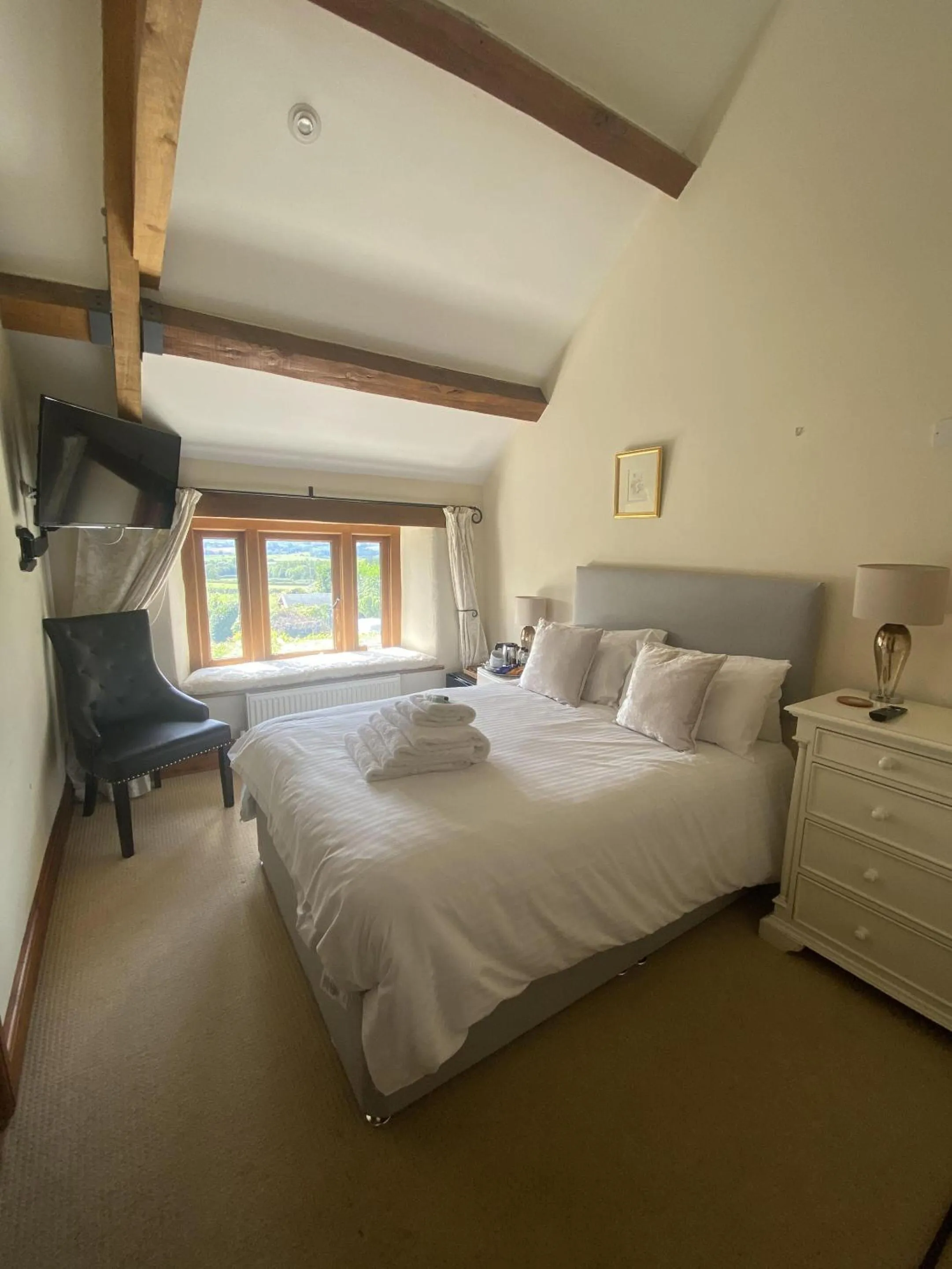 Bathroom in The Rising Sun Inn