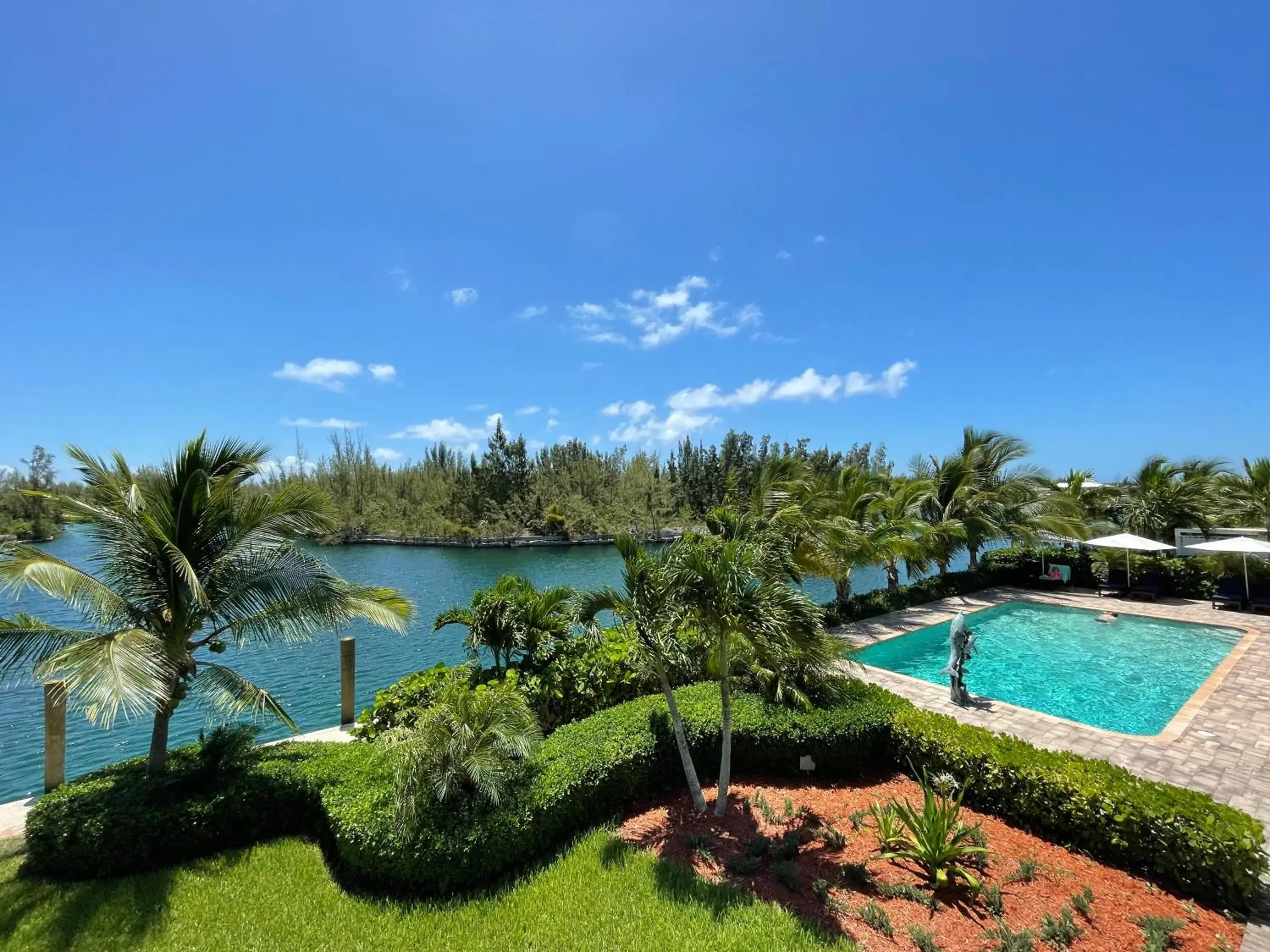 One-Bedroom Apartment with Marina View in Dolphin Cove One-Bedroom Apartment with Marina View in Dolphin Cove