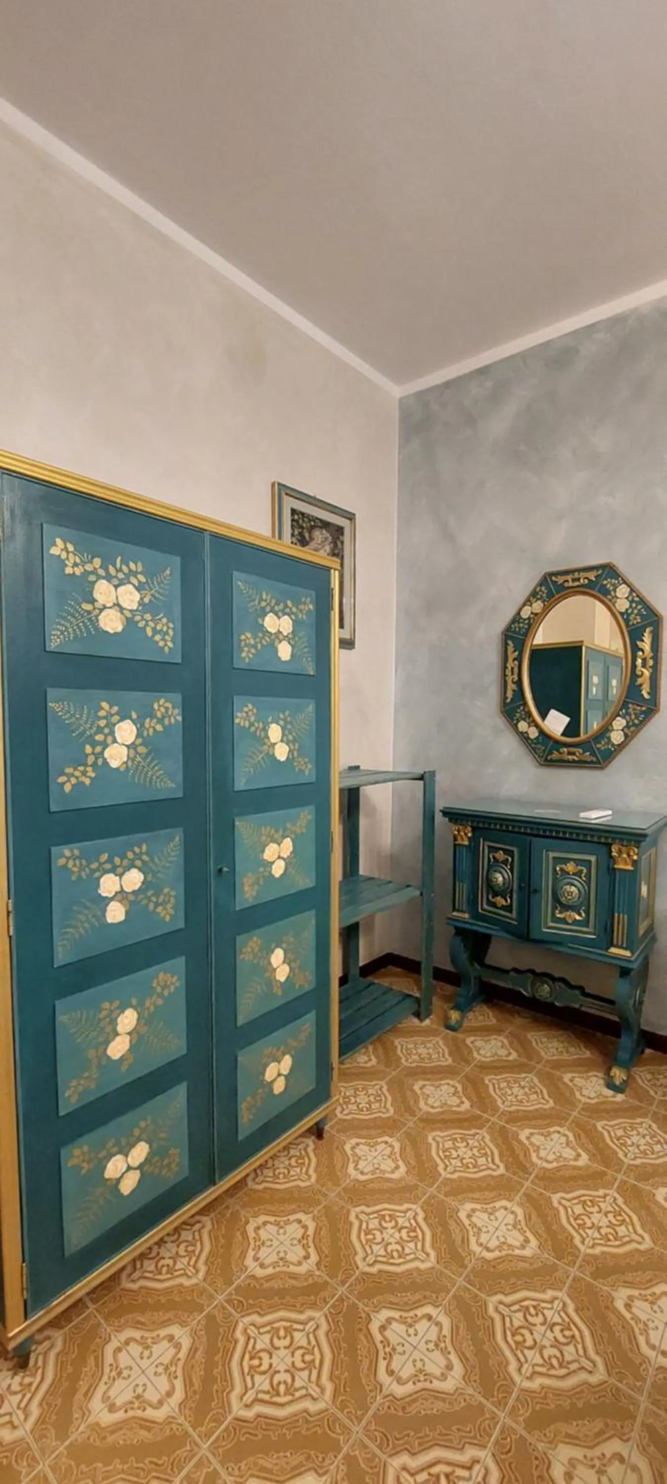 wardrobe in Bellavista Versilia