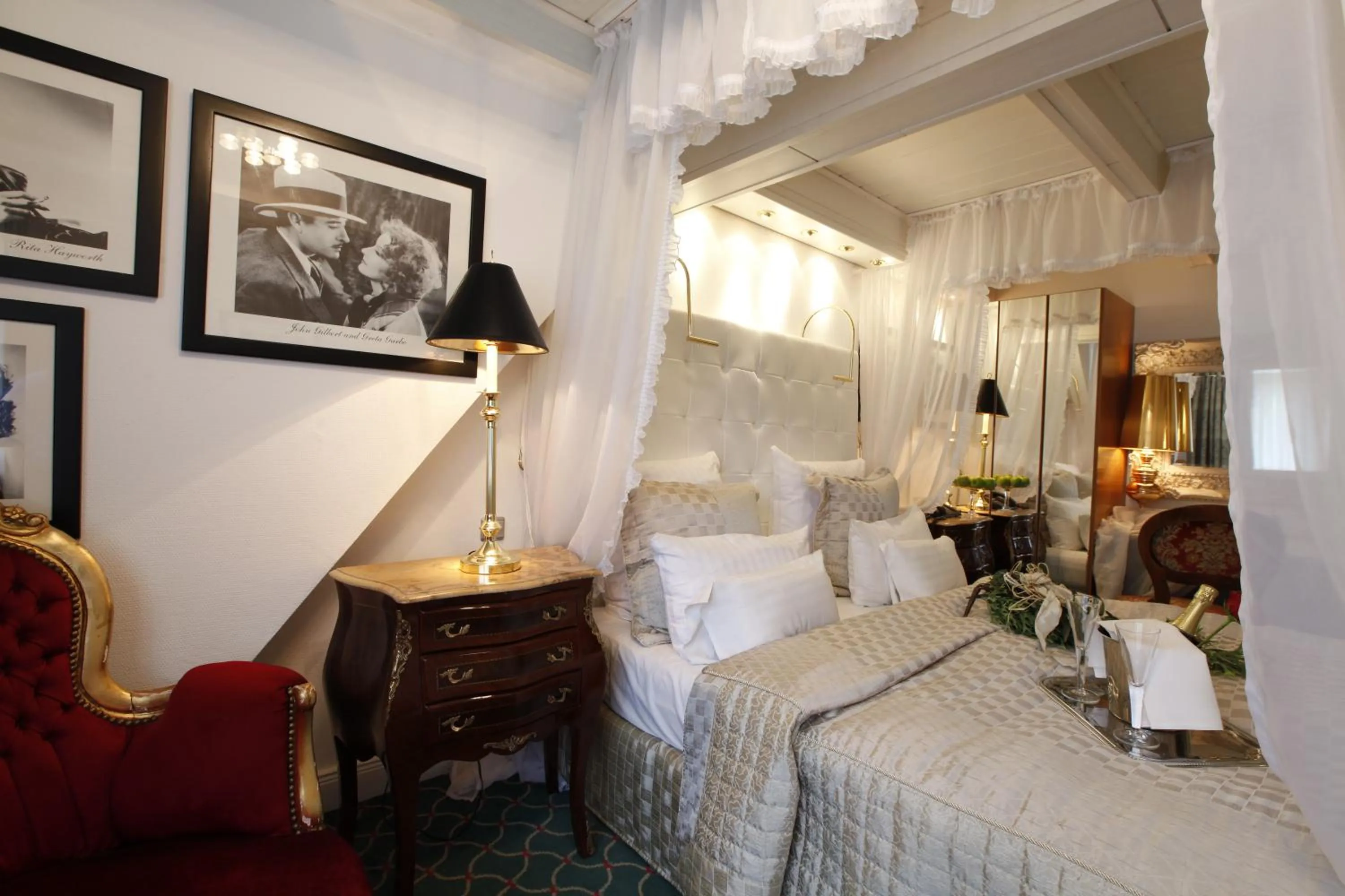 Bed in Boulevard Hotel Hamburg