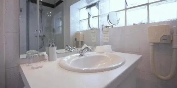 Bathroom in Boulevard Hotel Hamburg