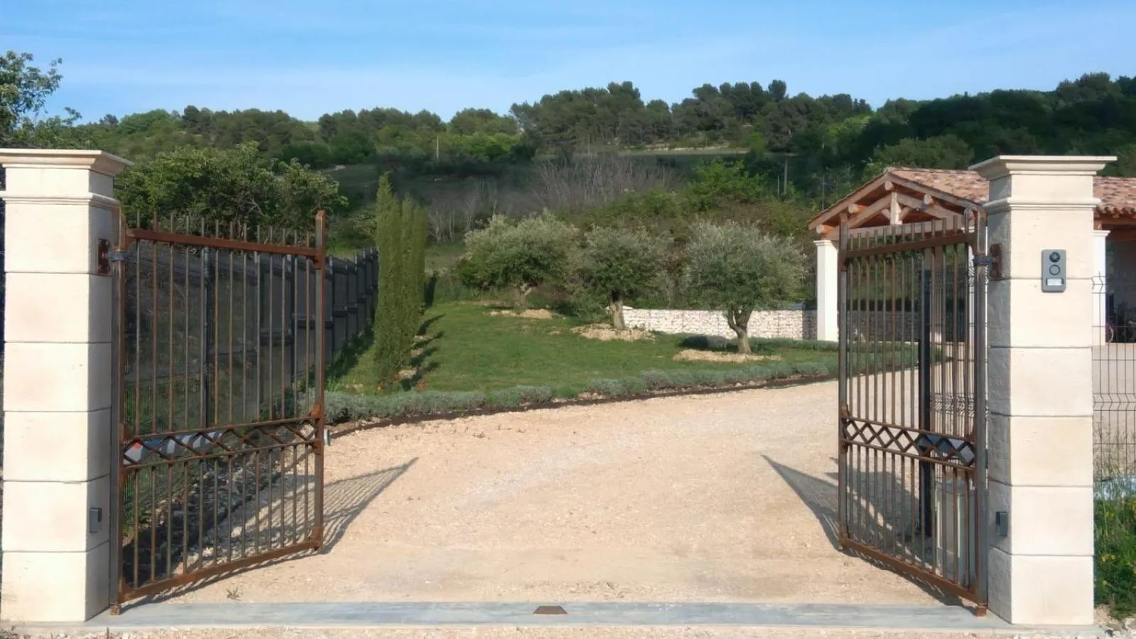 Facade/entrance in L’Abrico’thym