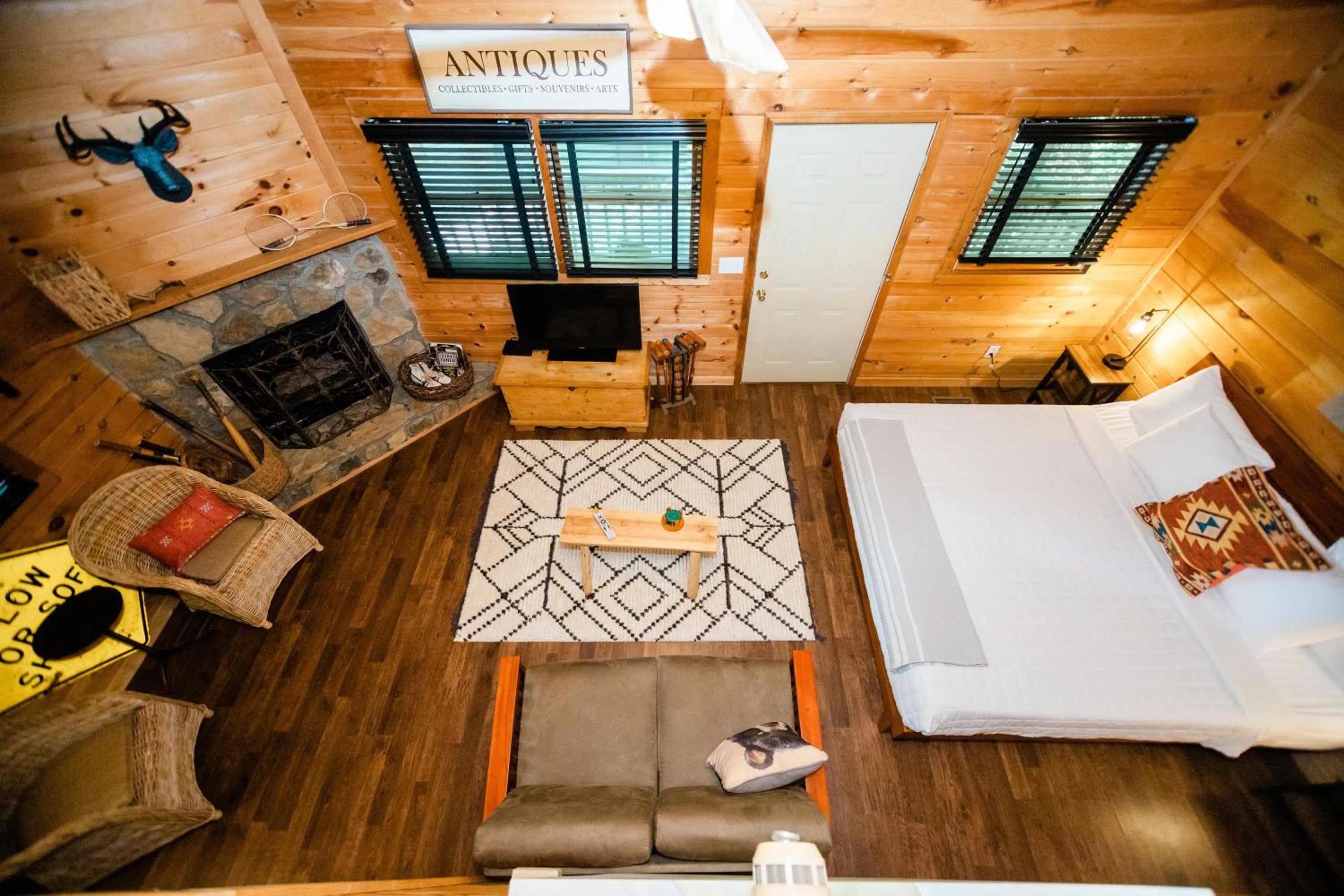 Bed in Sylvan Valley Lodge and Cellars