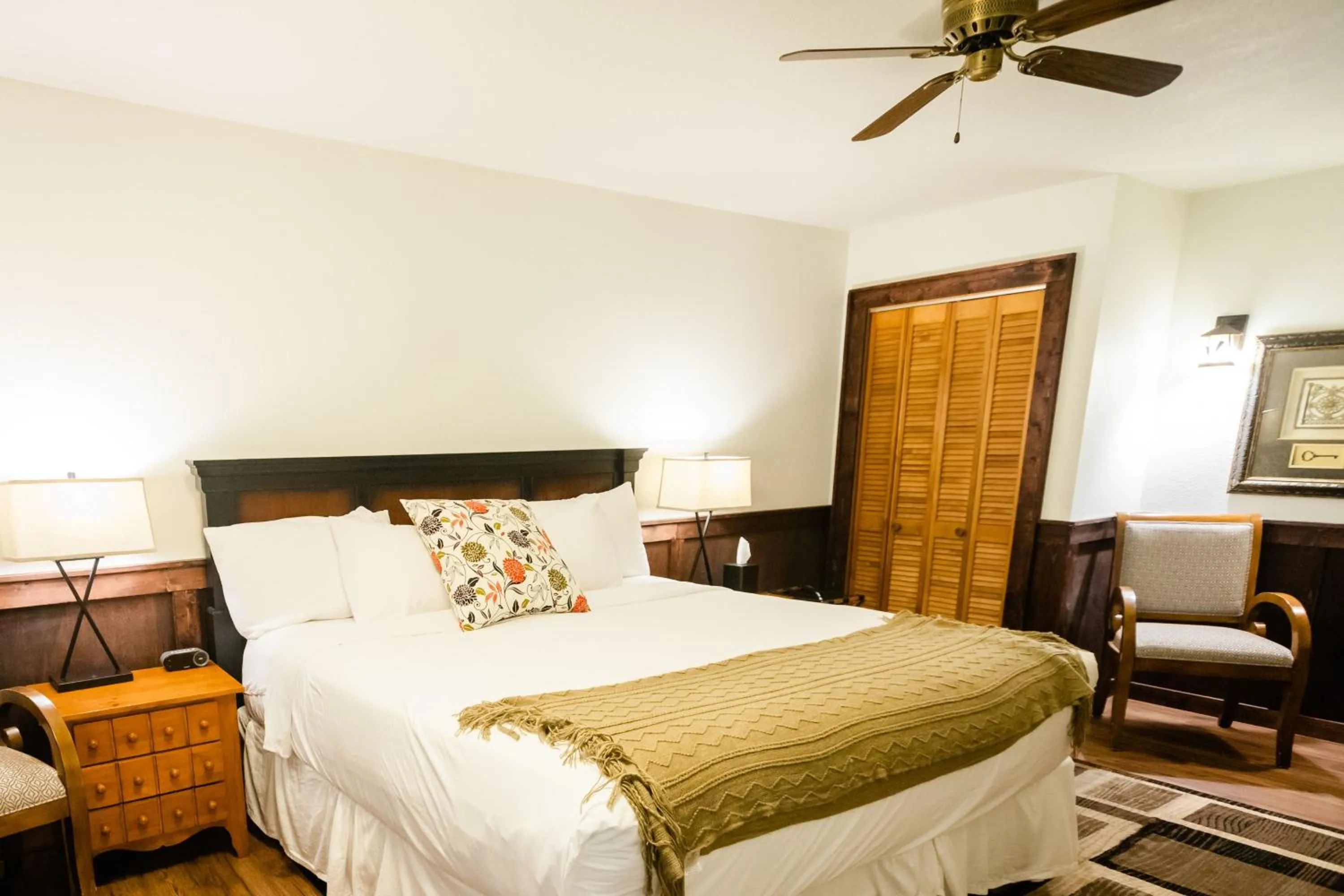 Bedroom, Bed in Sylvan Valley Lodge and Cellars
