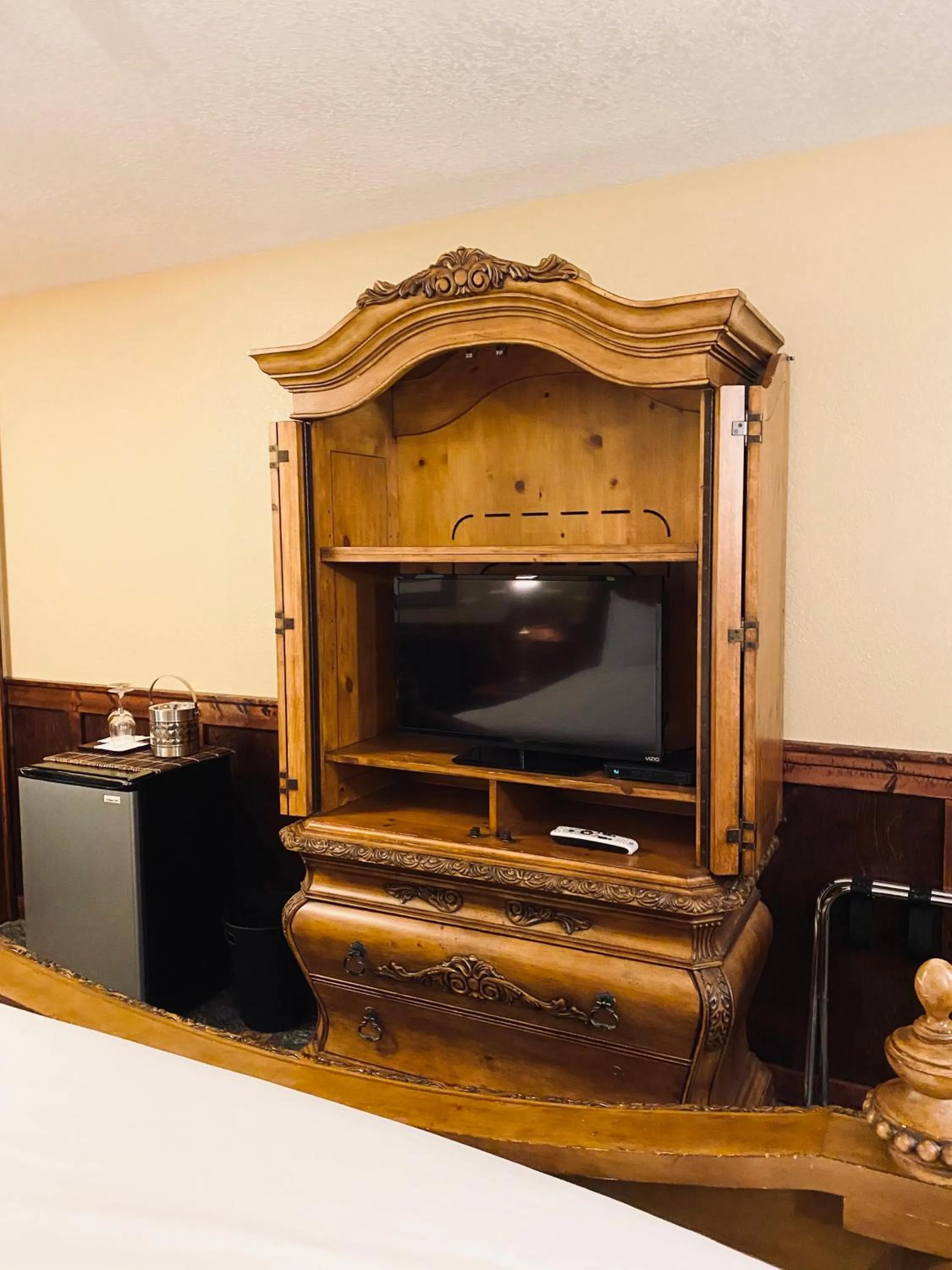 TV and multimedia in Sylvan Valley Lodge and Cellars