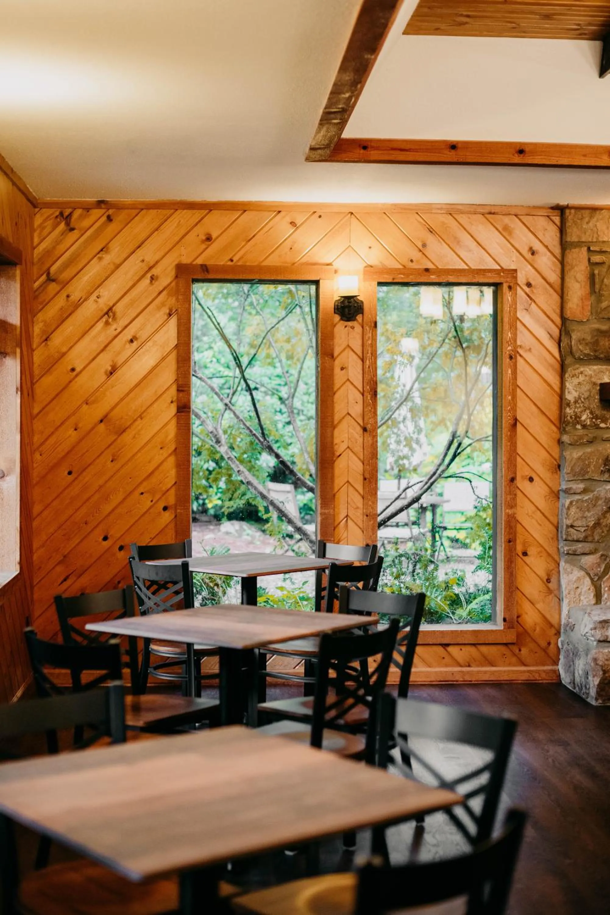 Restaurant/places to eat in Sylvan Valley Lodge and Cellars