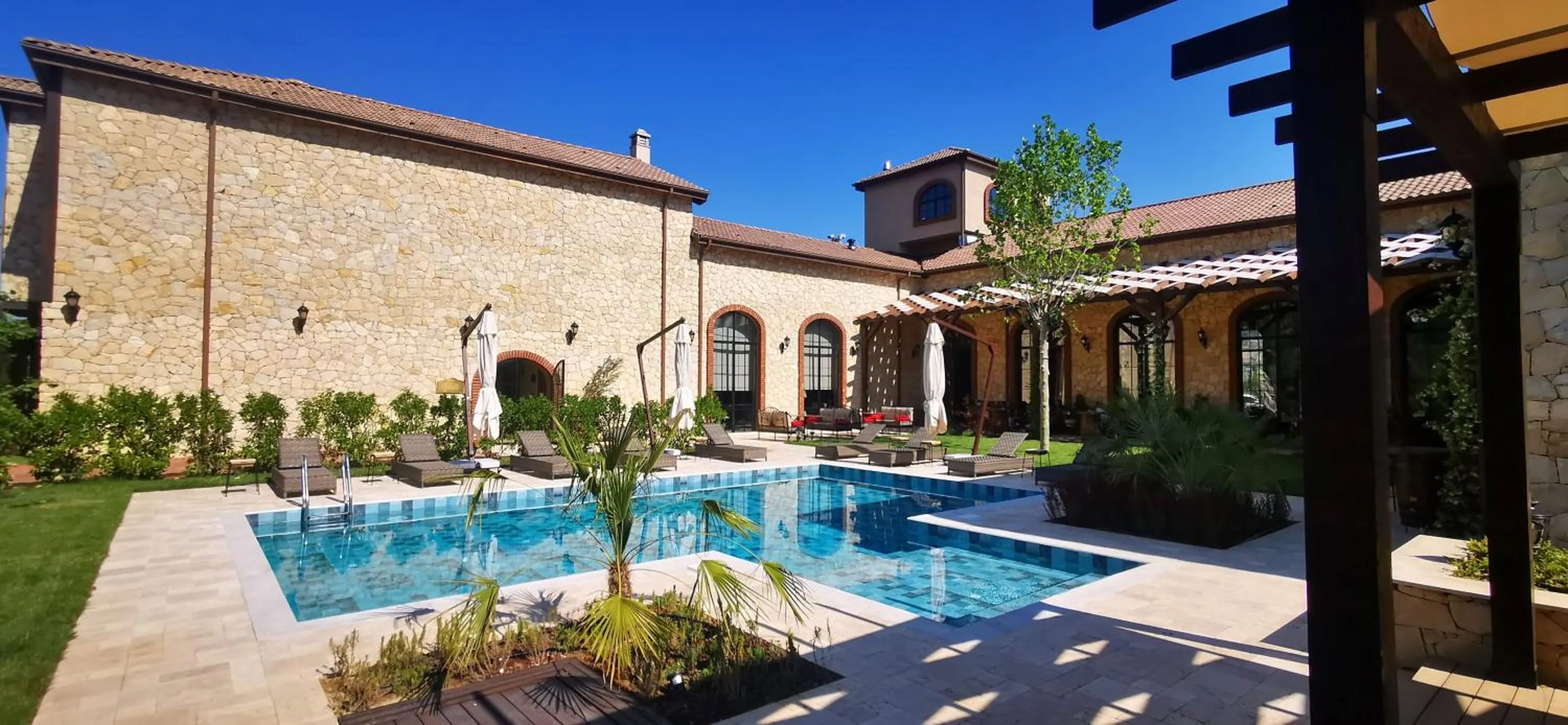 Swimming pool in Bengodi Boutique Hotel