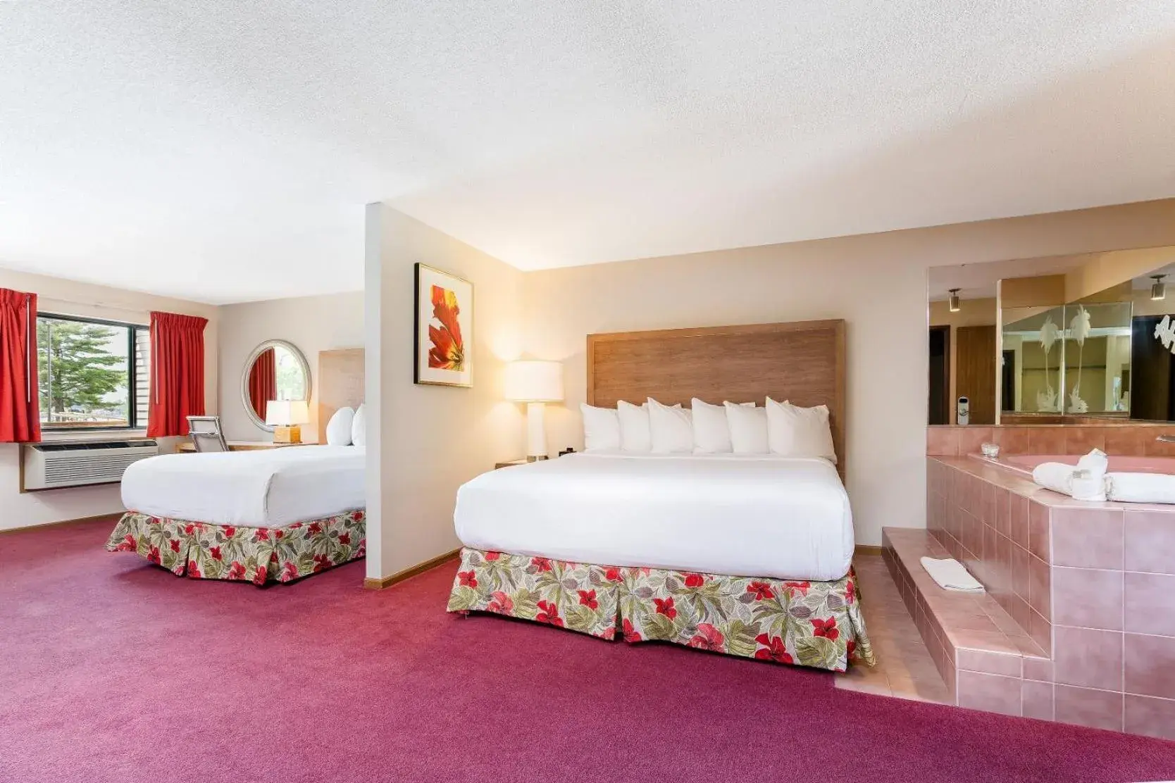 Jacuzzi Family Room with Balcony in Aloha Beach Resort Jacuzzi Family Room with Balcony in Aloha Beach Resort