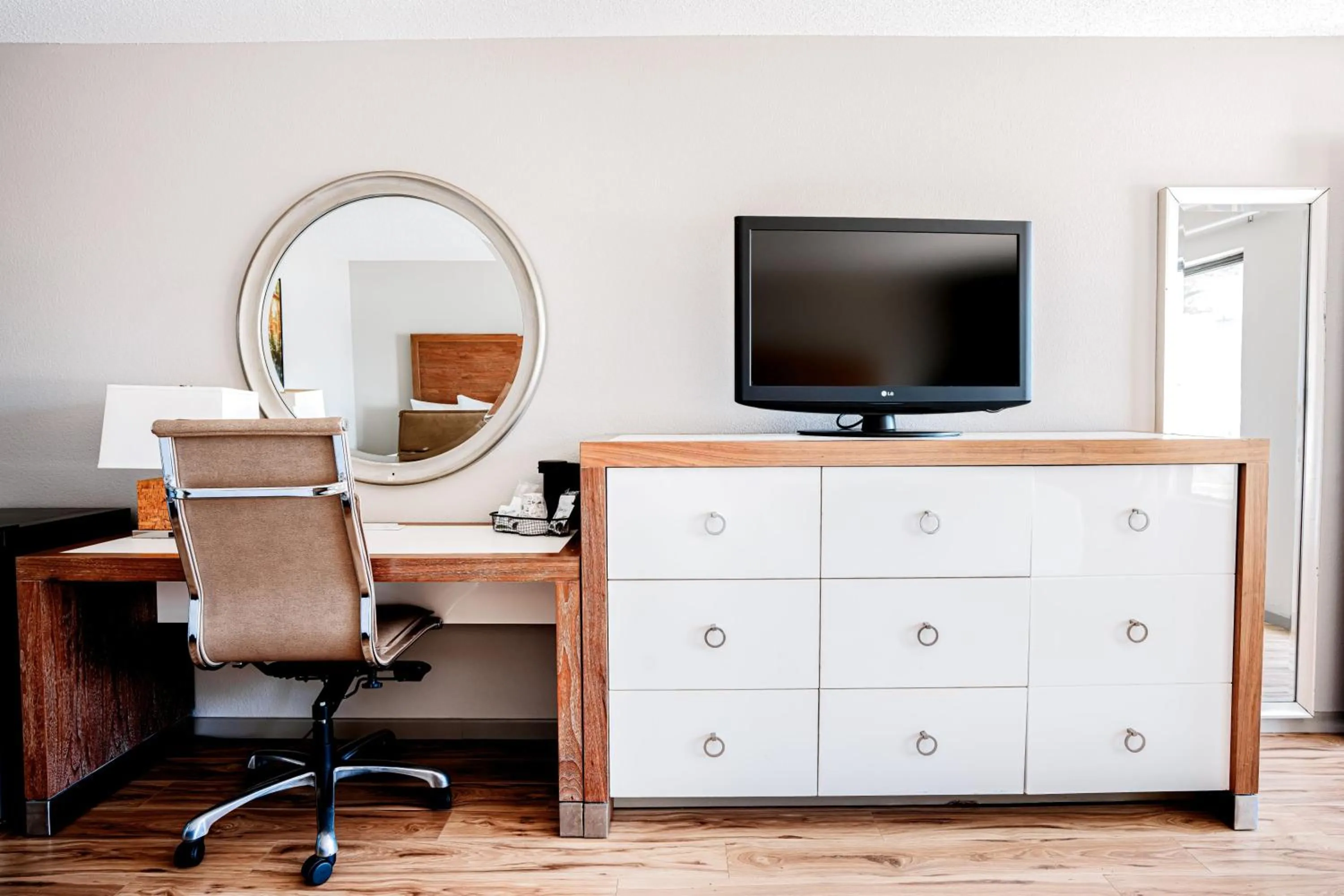 Property building in Aloha Beach Resort