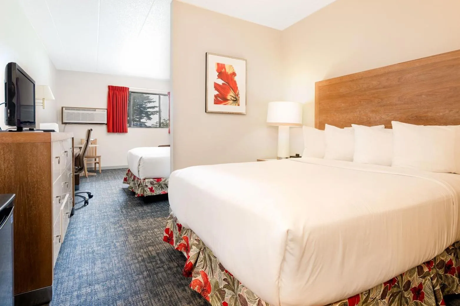 Bedroom, Bed in Aloha Beach Resort