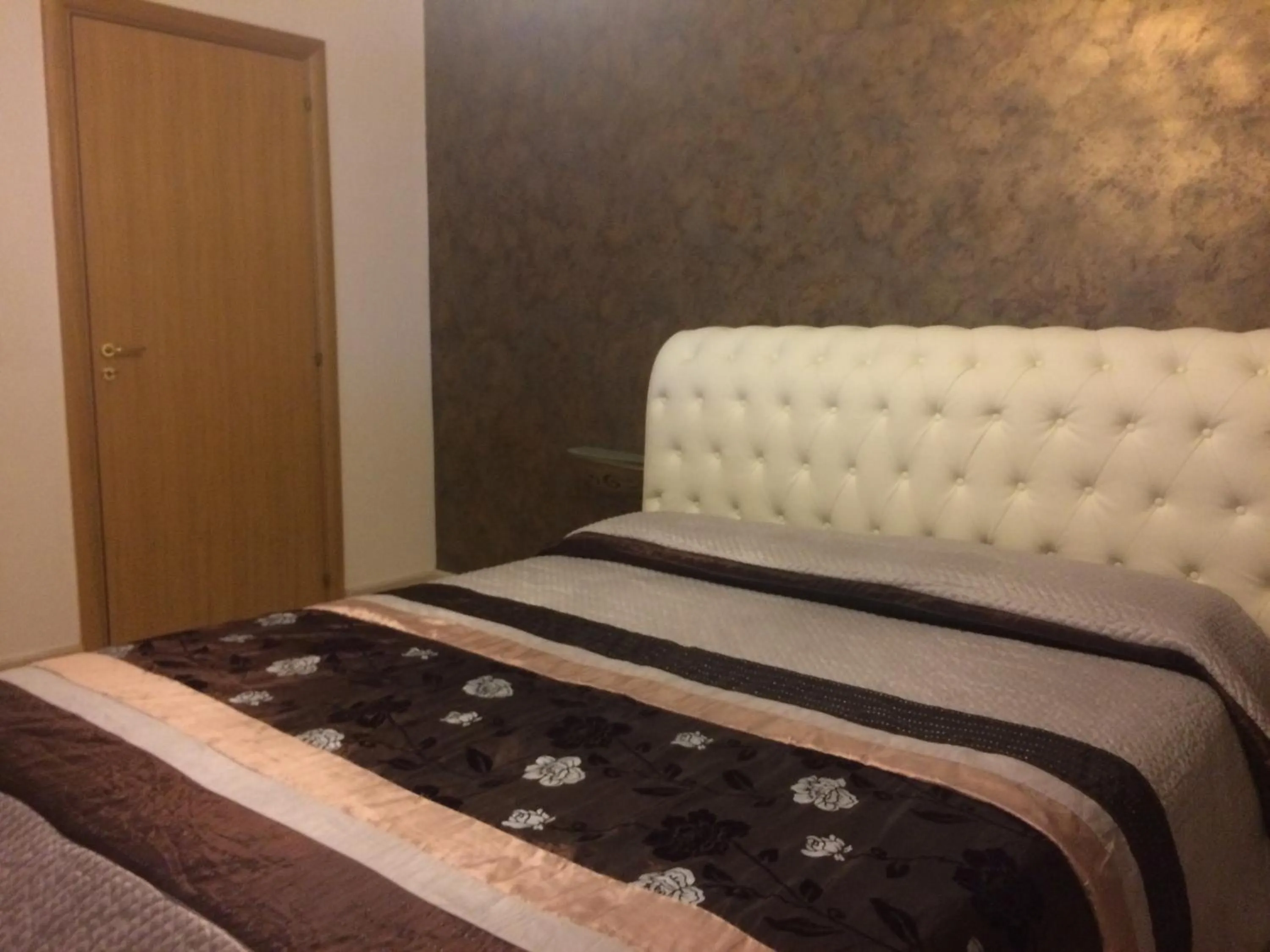 Bed in Terra e colori